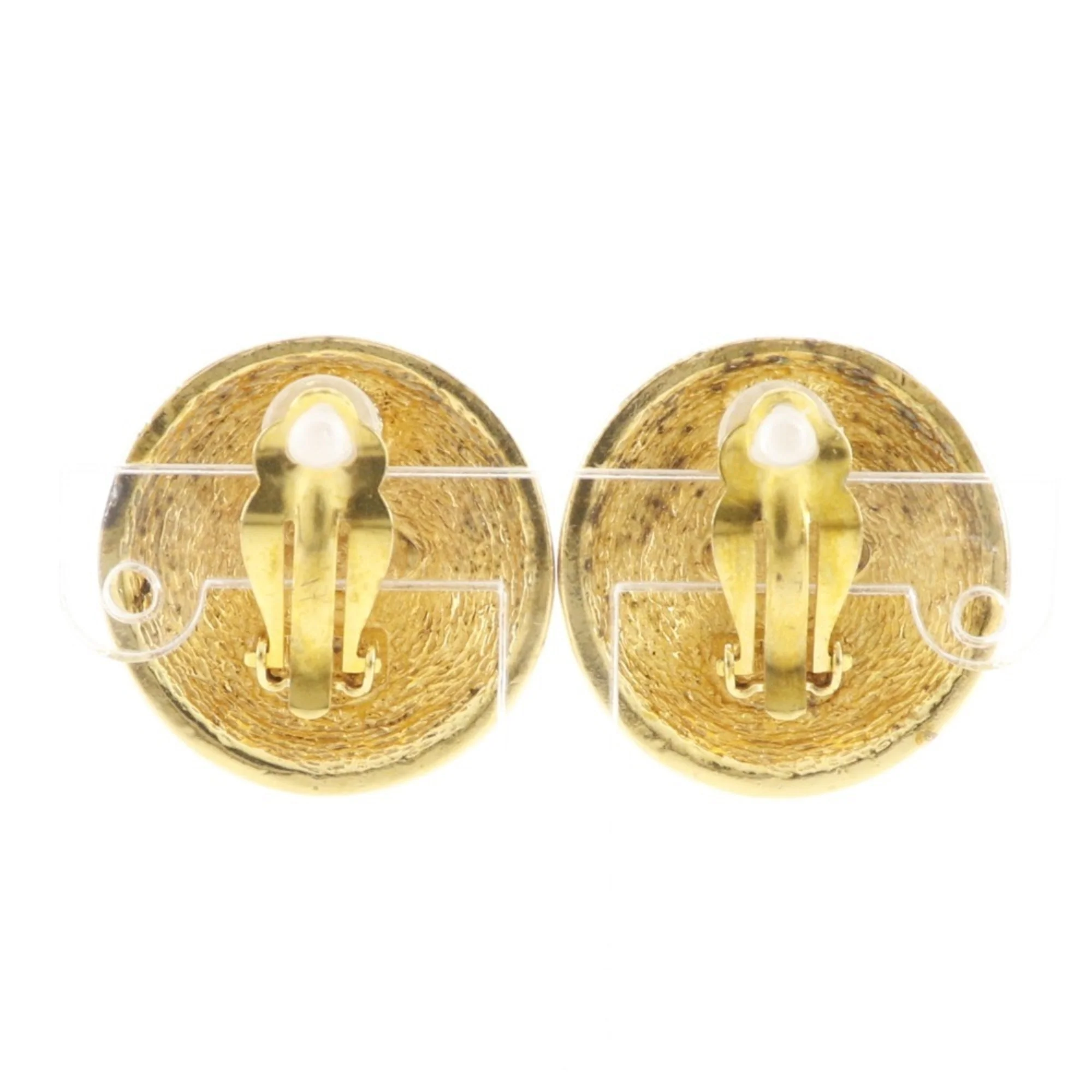 CC Logo Clip-On Earrings Metal - Image 3