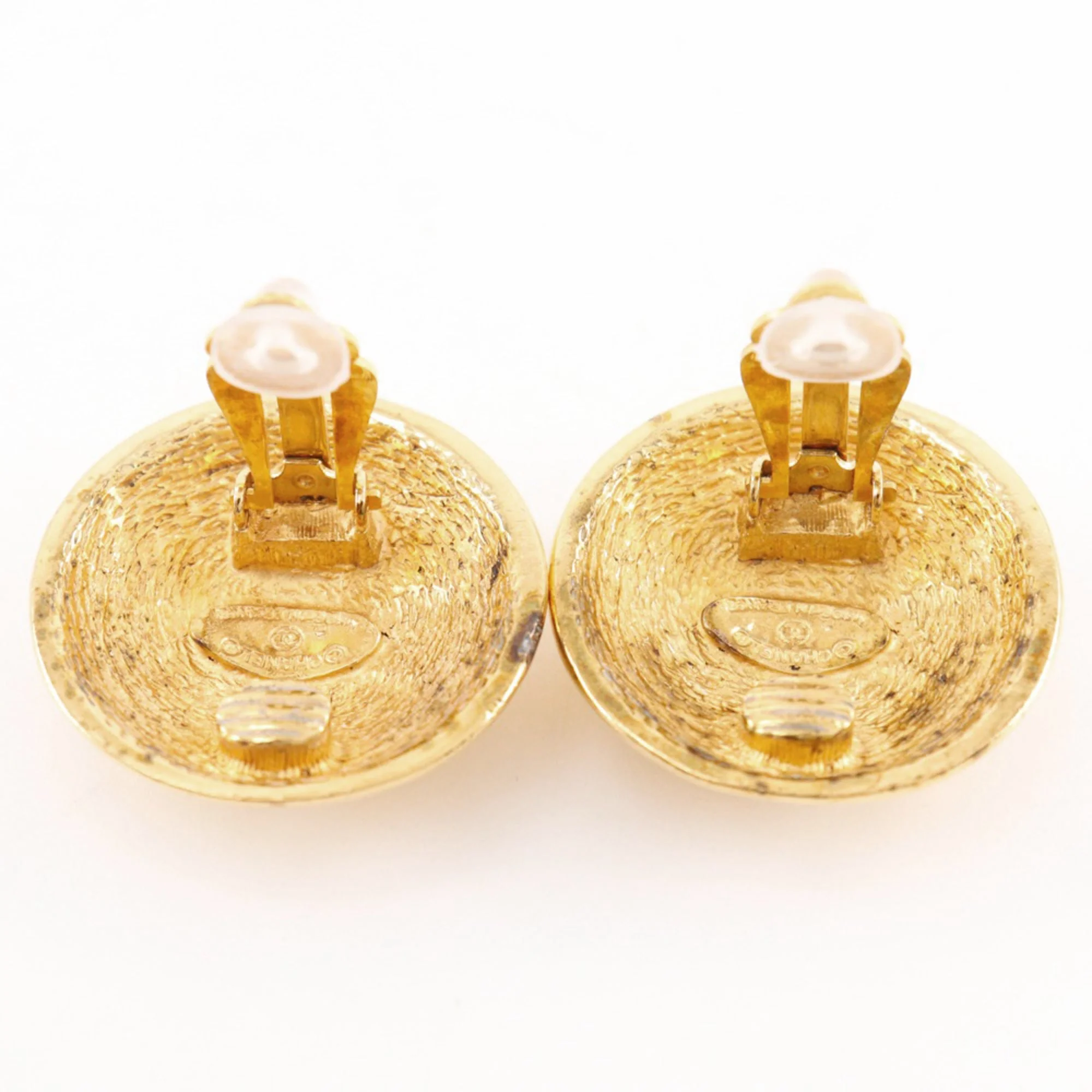 CC Logo Clip-On Earrings Metal - Image 4