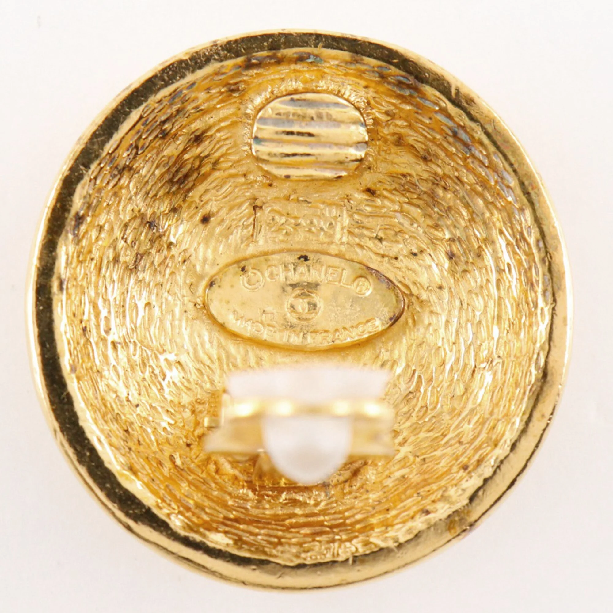 CC Logo Clip-On Earrings Metal - Image 5