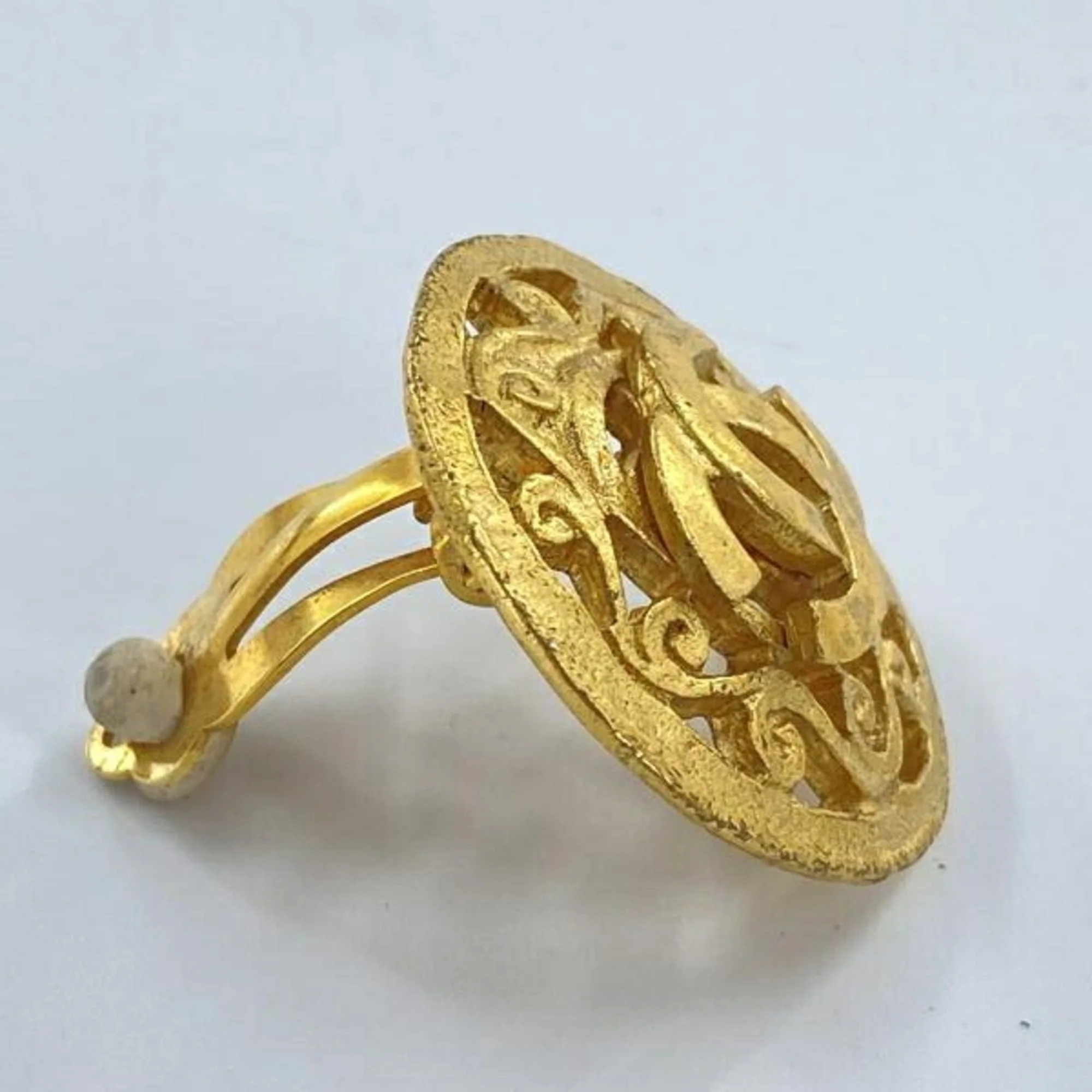 CC Logo Clip-On Earrings Metal - Image 7