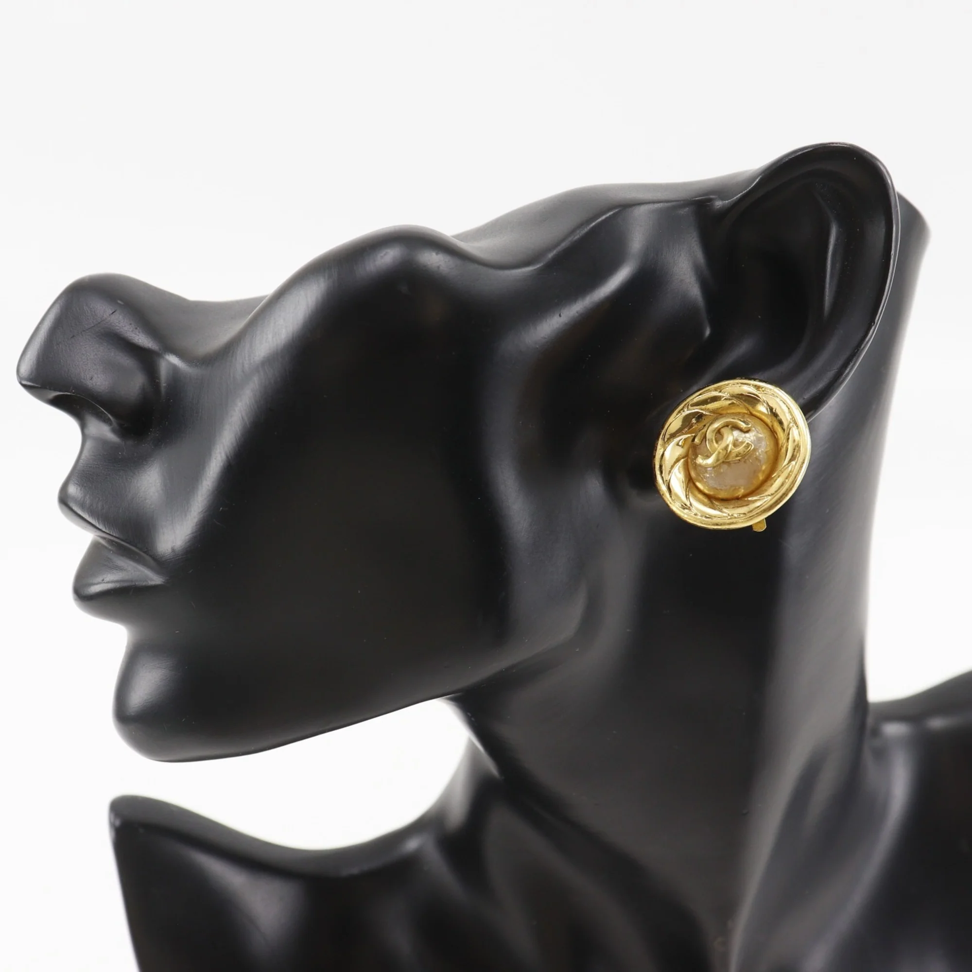 CC Logo Clip-On Earrings Metal - Image 2
