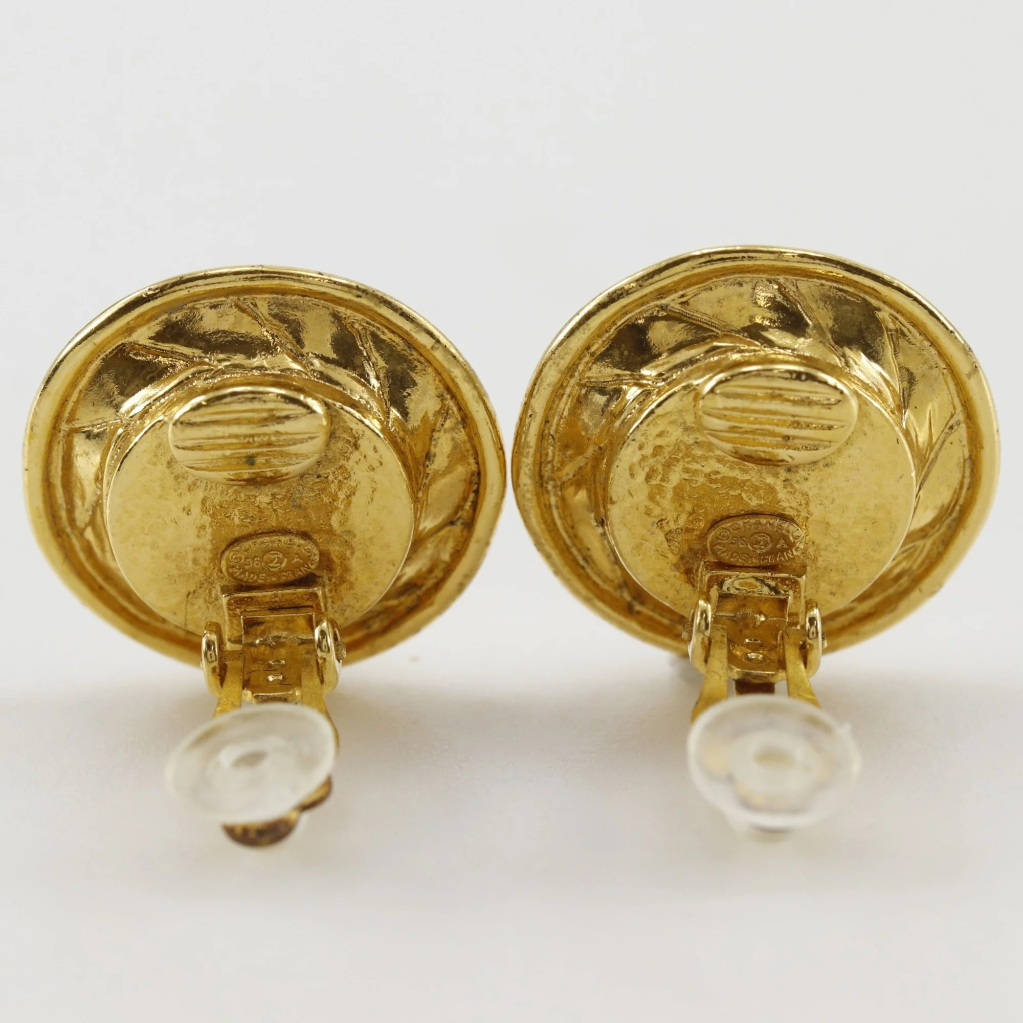 CC Logo Clip-On Earrings Metal - Image 4