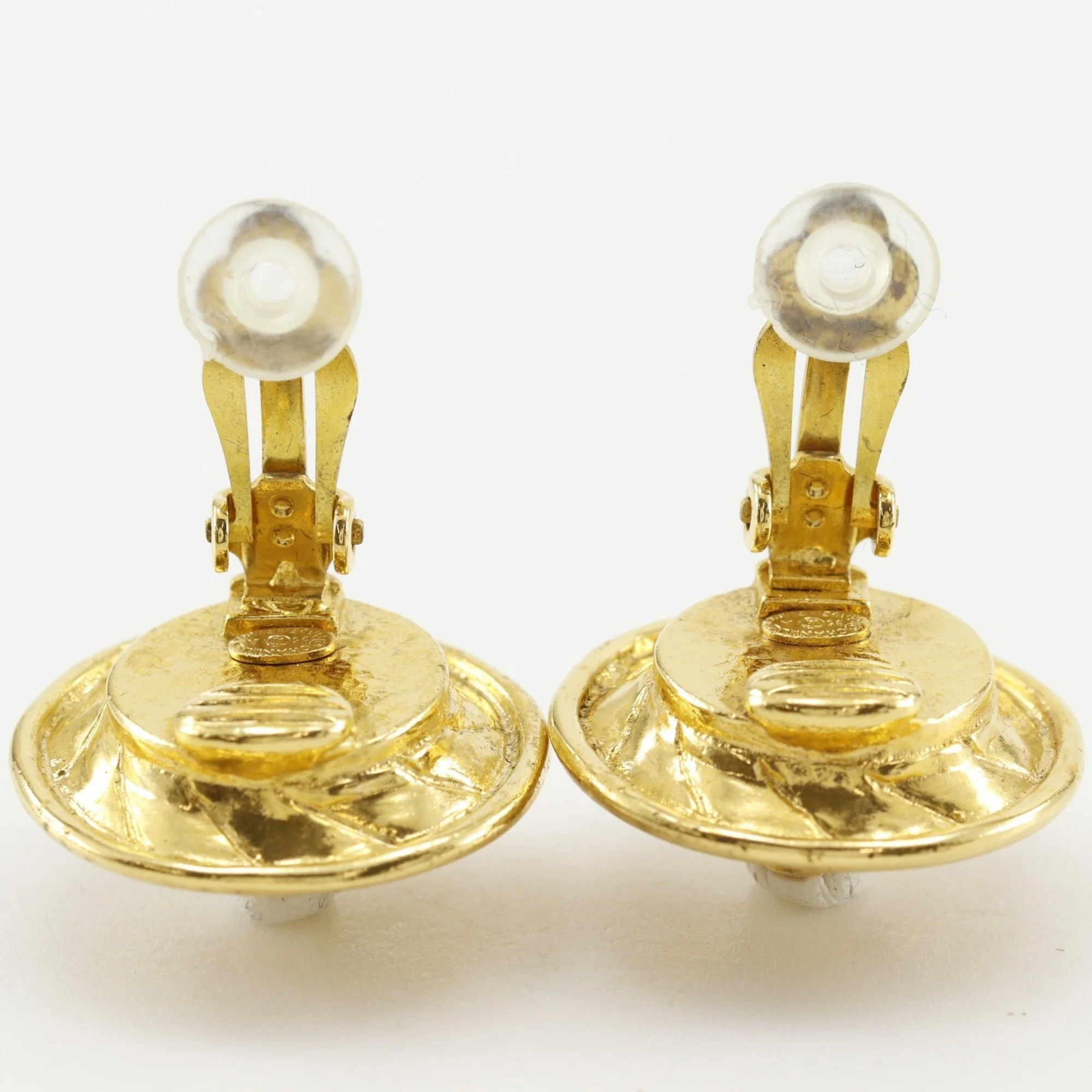 CC Logo Clip-On Earrings Metal - Image 5