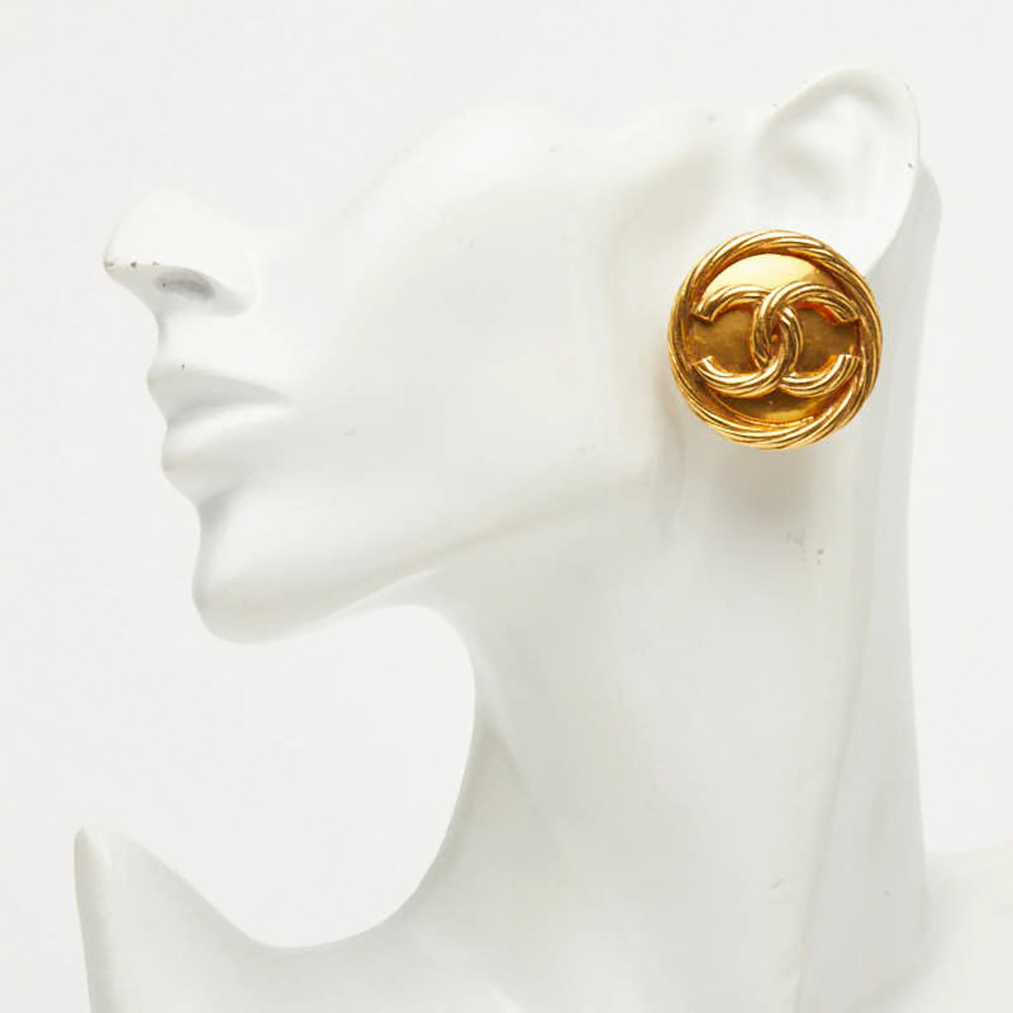 CC Logo Clip-On Earrings Metal Gold-Tone Metal - Image 5