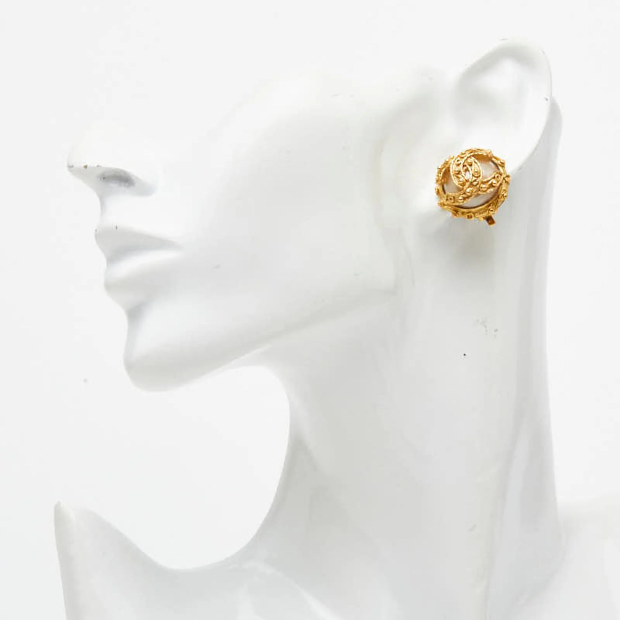 CC Logo Clip-On Earrings Metal Gold-Tone Metal - Image 6