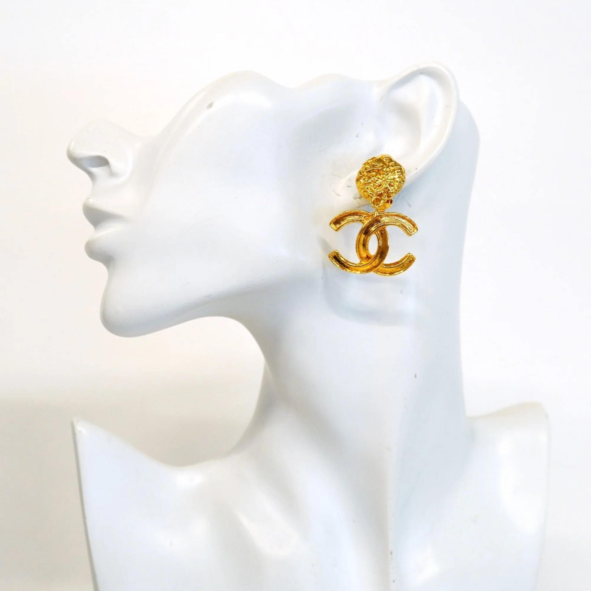 CC Logo Clip-On Earrings Metal Gold-Tone Metal - Image 5
