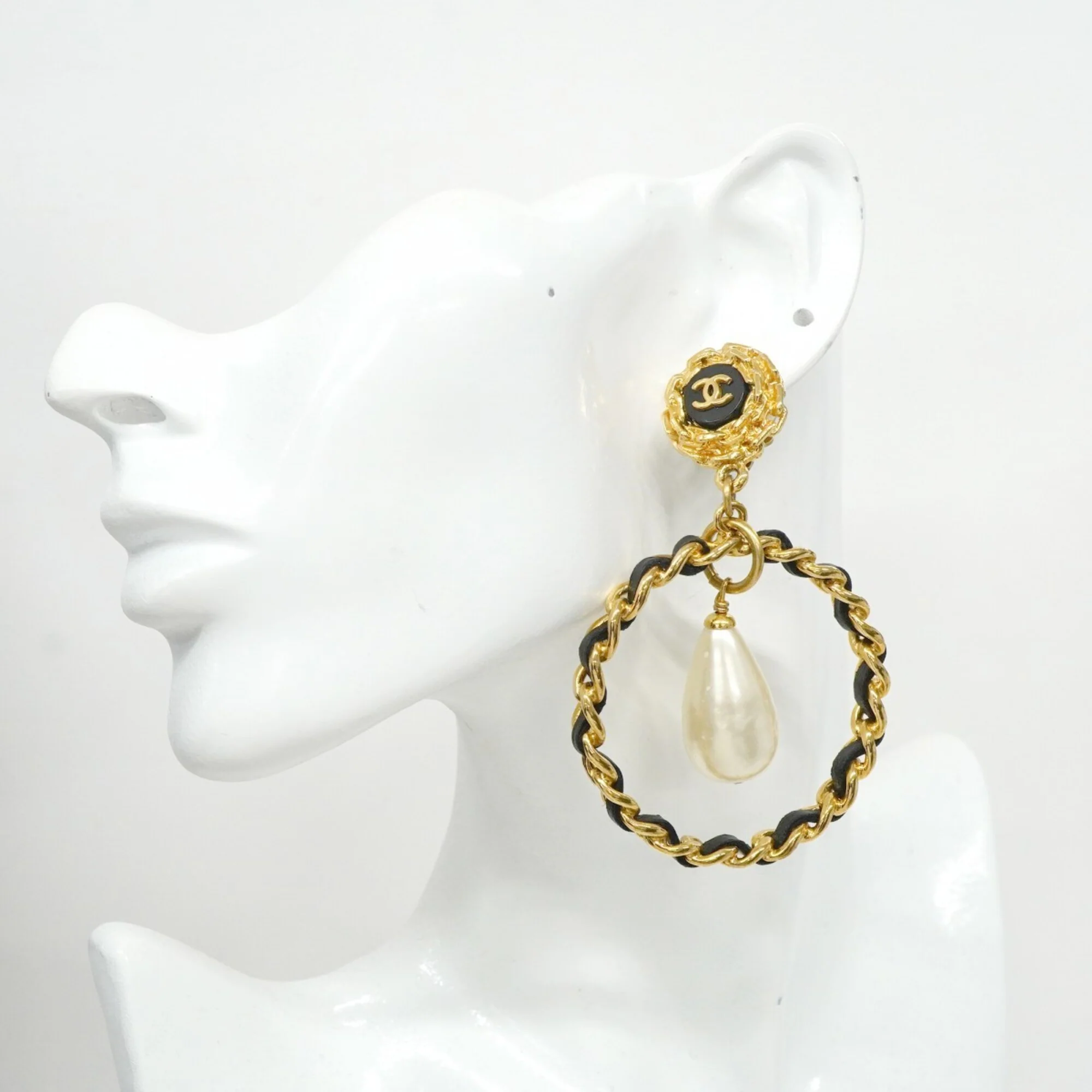 CC Logo Clip-On Earrings Metal Gold-Tone Metal - Image 5