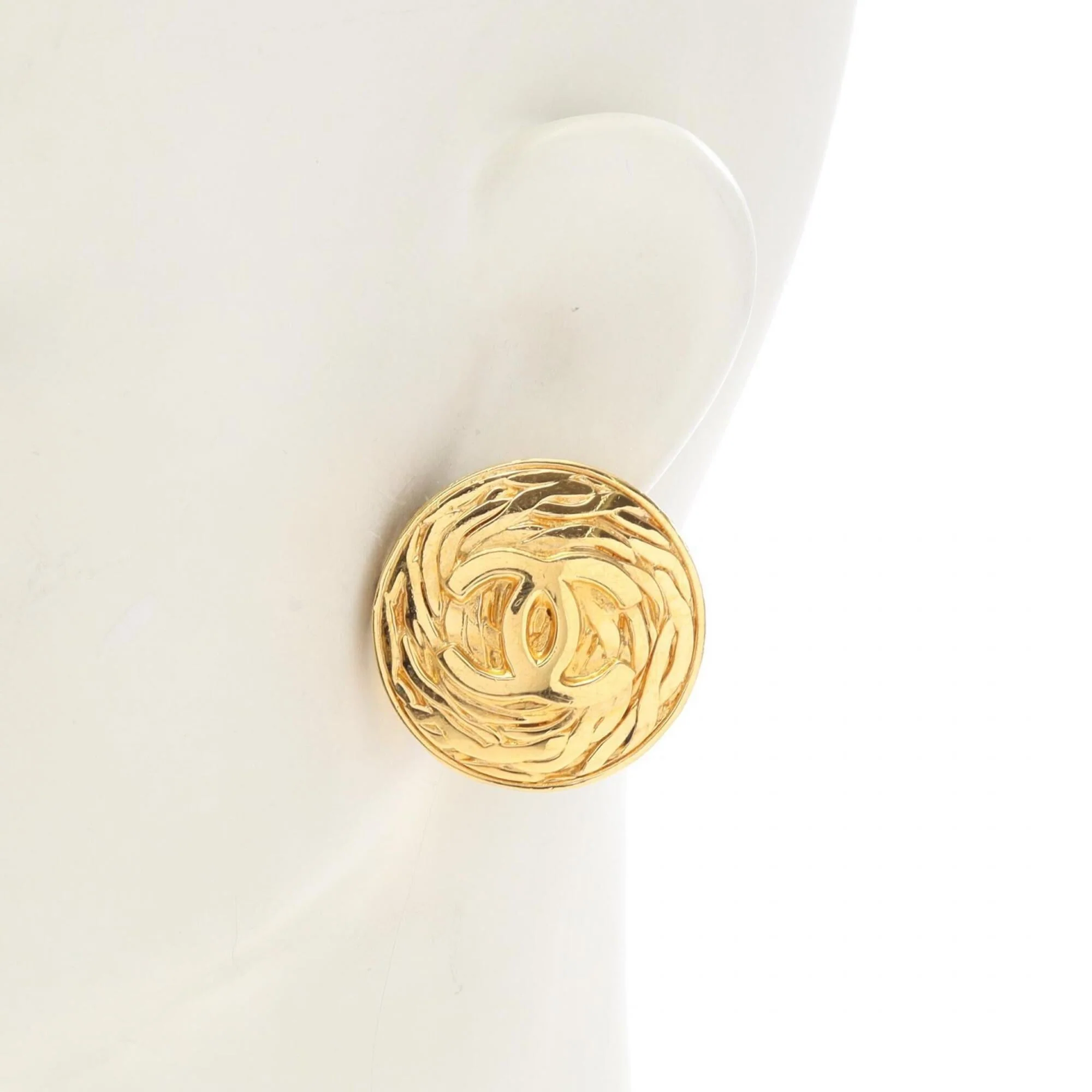 CC Logo Clip-On Earrings Metal Gold-Tone Metal - Image 4