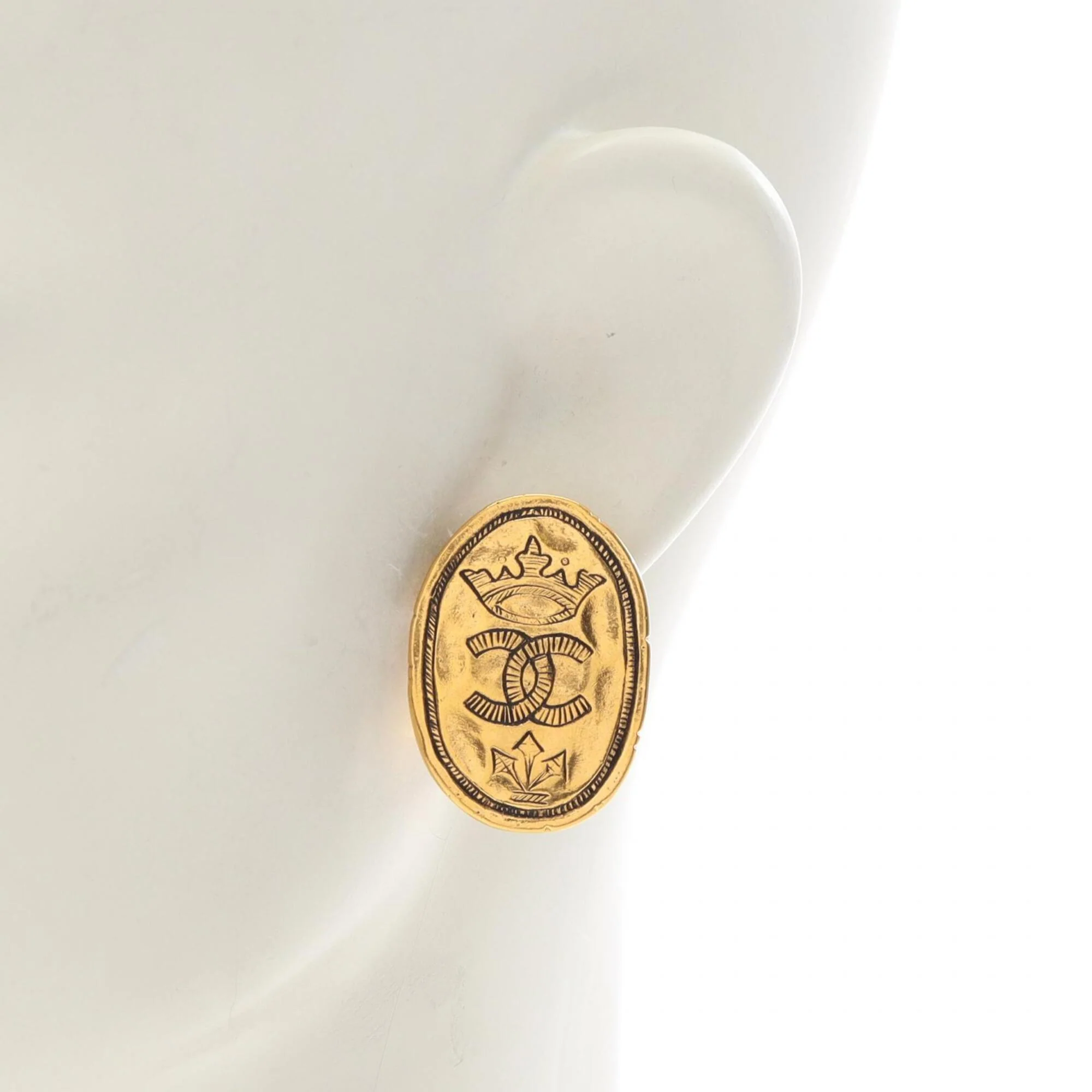 CC Logo Clip-On Earrings Metal Gold-Tone Metal - Image 4