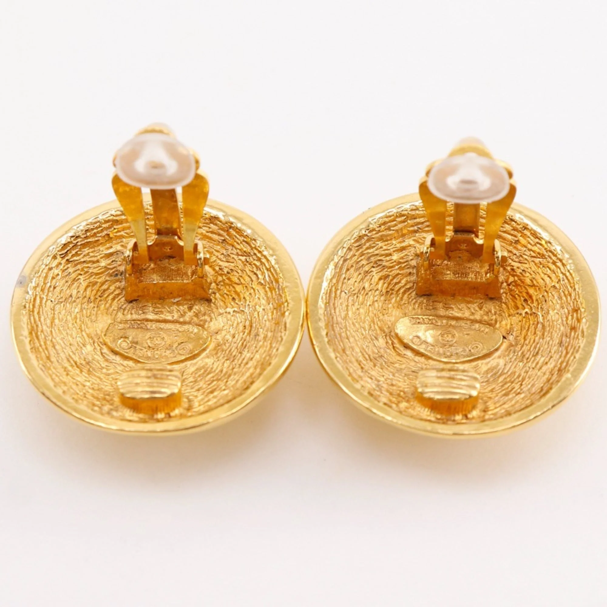 CC Logo Clip-On Earrings Metal Gold-Tone Metal - Image 4