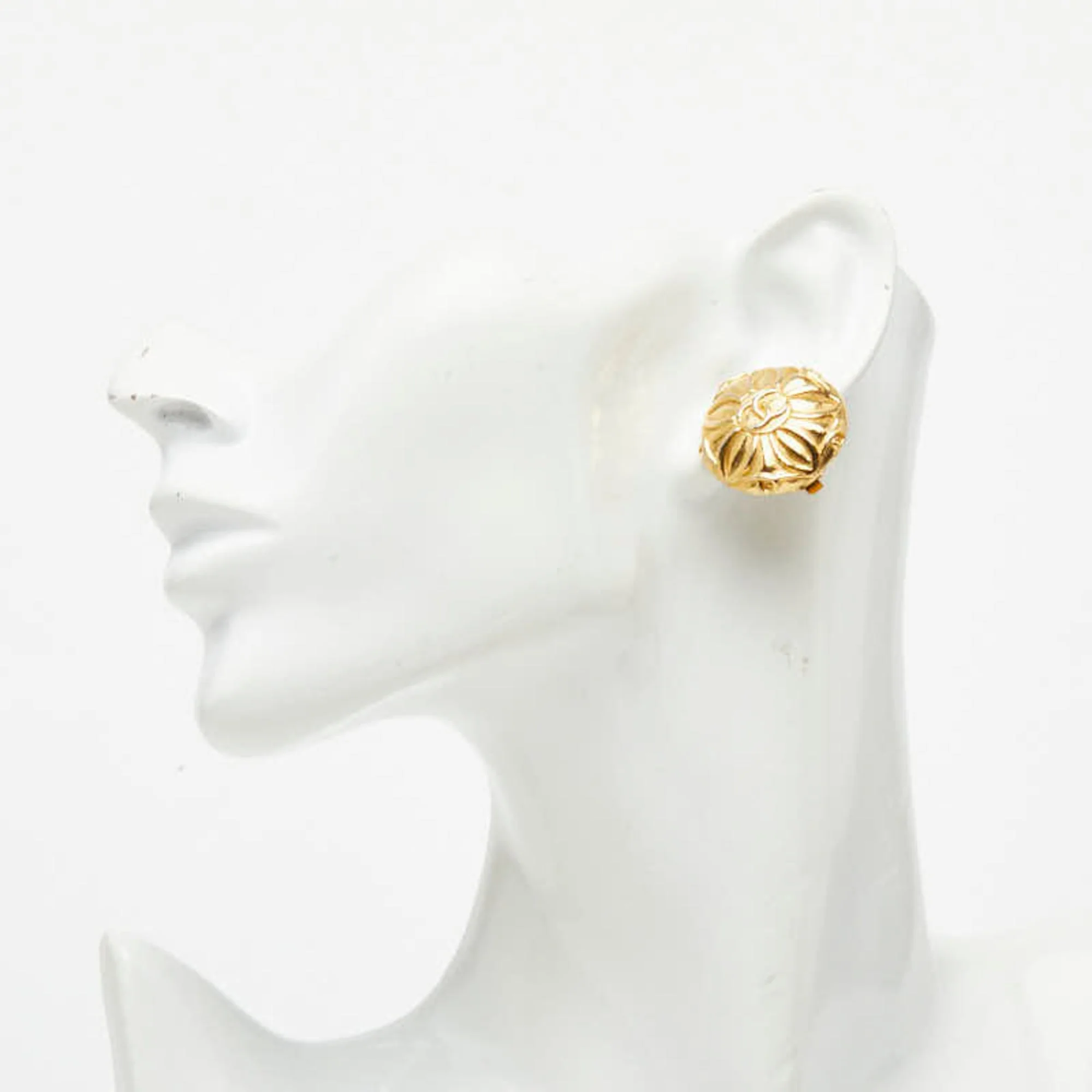 CC Logo Flower Clip-On Earrings Metal Gold-Tone Metal - Image 5