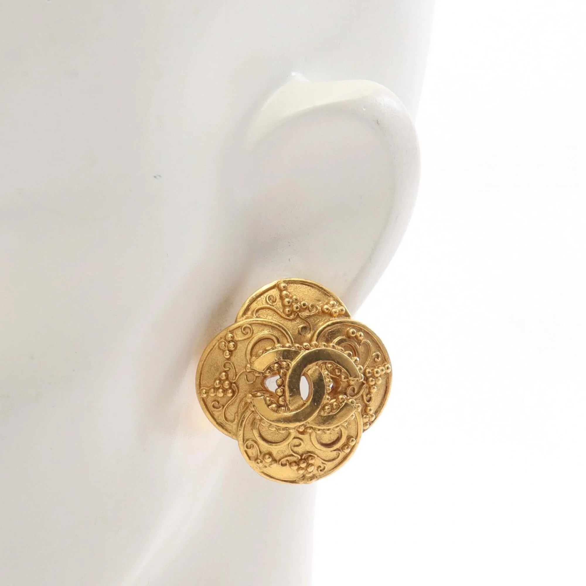 CC Logo Flower Clip-On Earrings Metal Gold-Tone Metal - Image 4