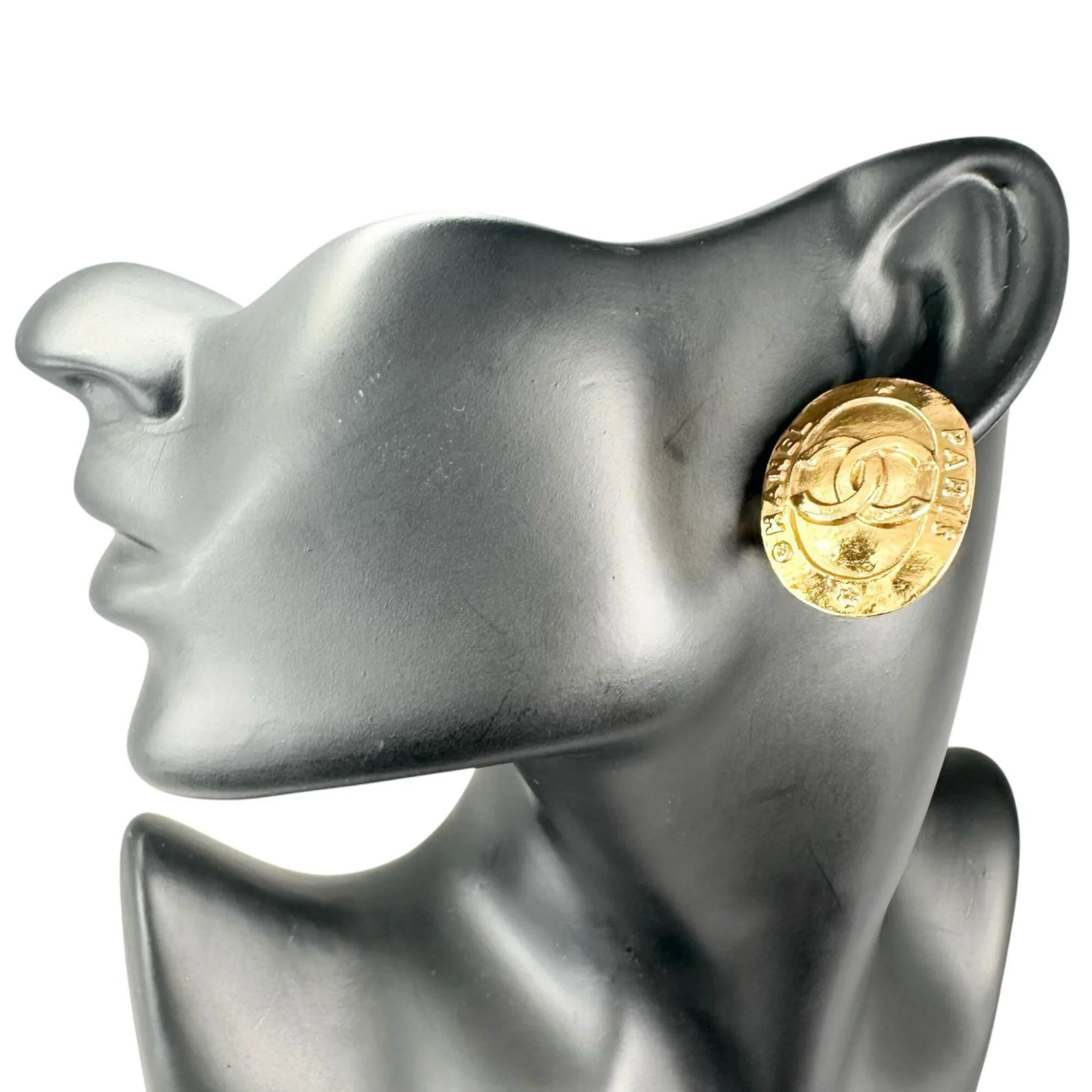 CC Logo Oval Clip-On Earrings Metal Gold-Tone Metal - Image 2