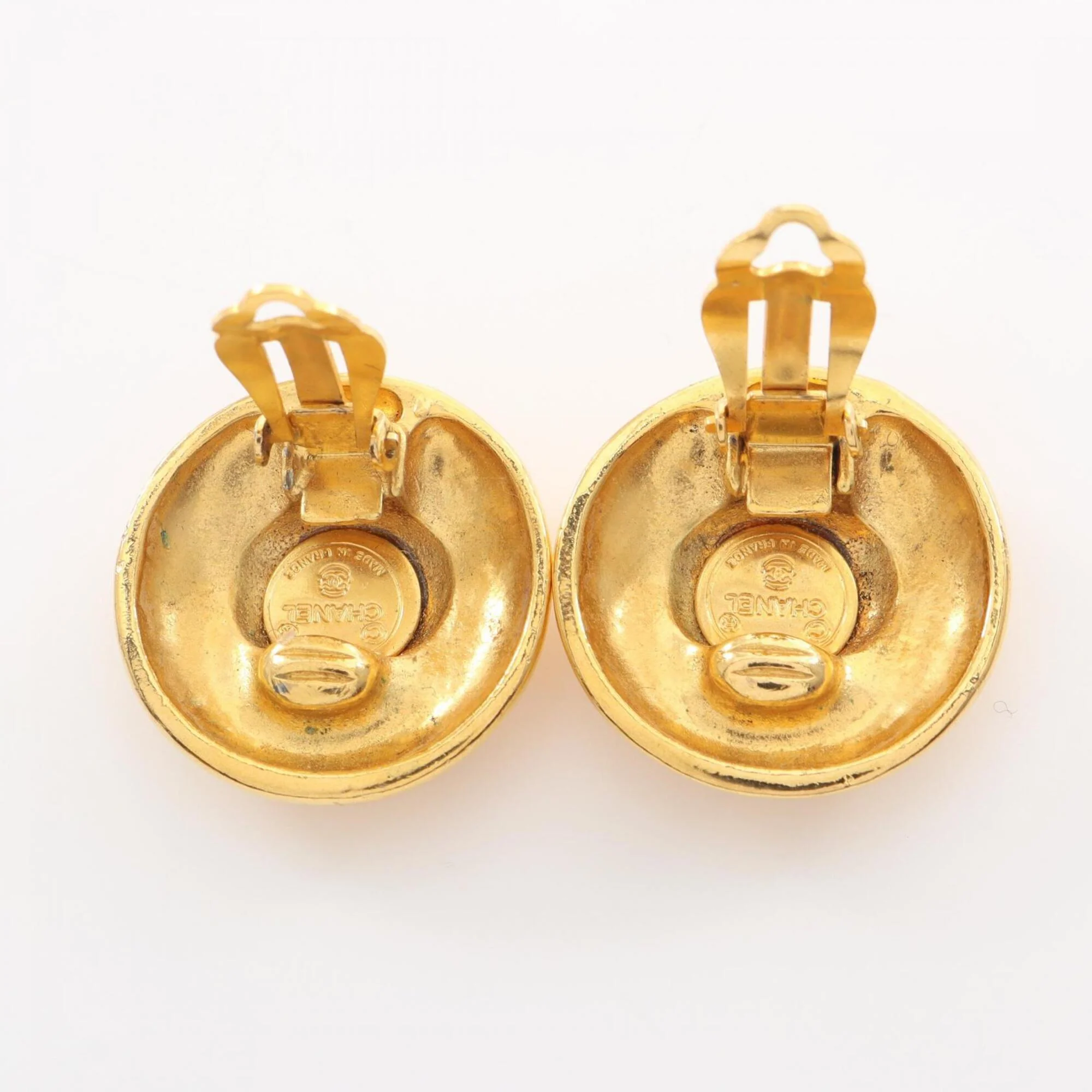 CC Logo Round Clip-On Earrings Metal Gold-Tone Metal - Image 6