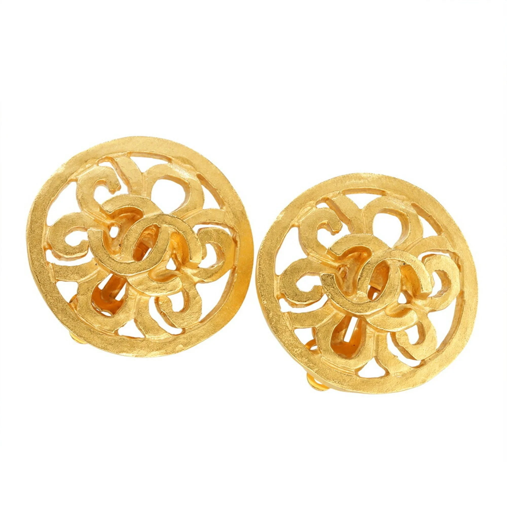 CC Logo Round Clip-On Earrings Metal Gold-Tone Metal