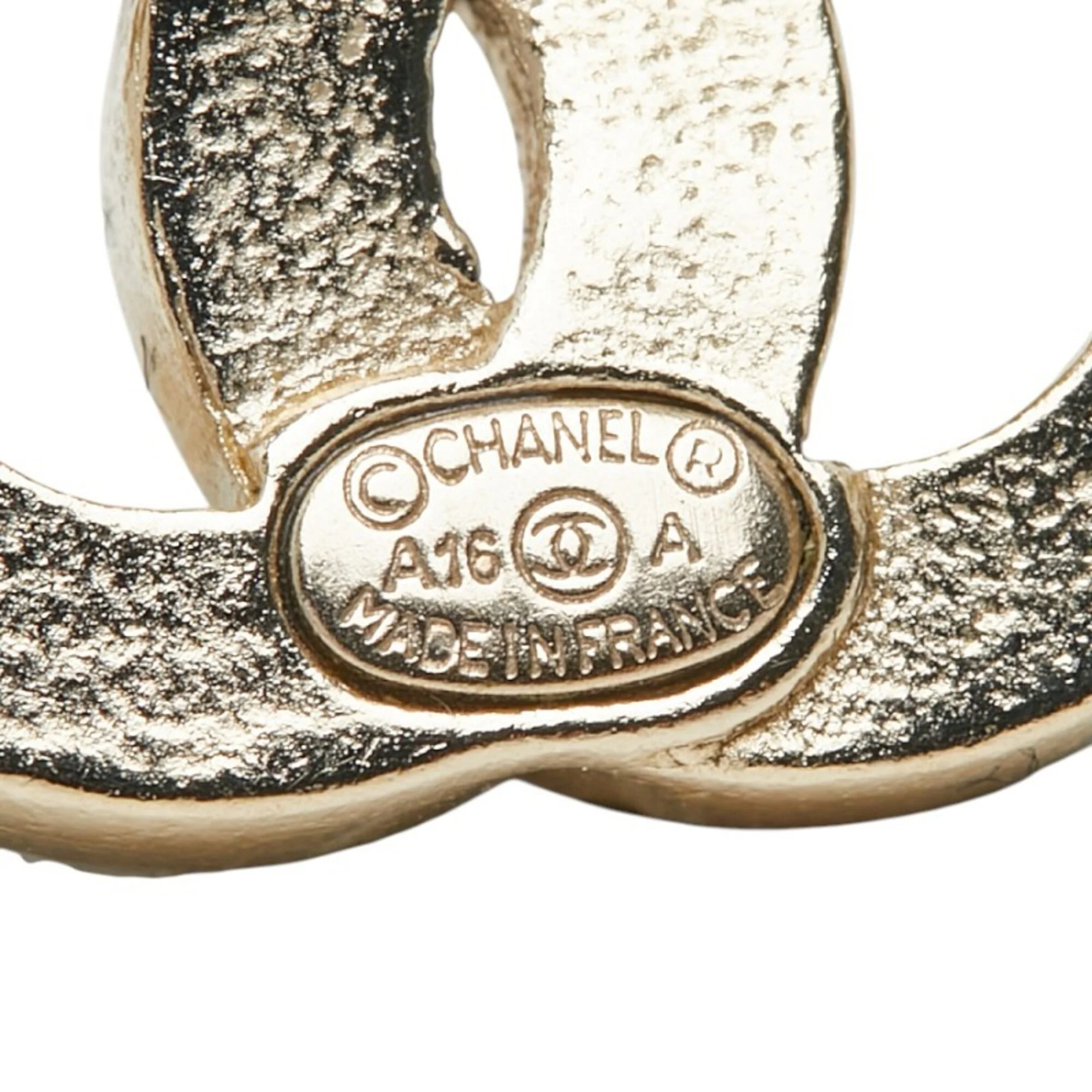 CC Logo Single Earring Gold-Tone Metal - Image 3