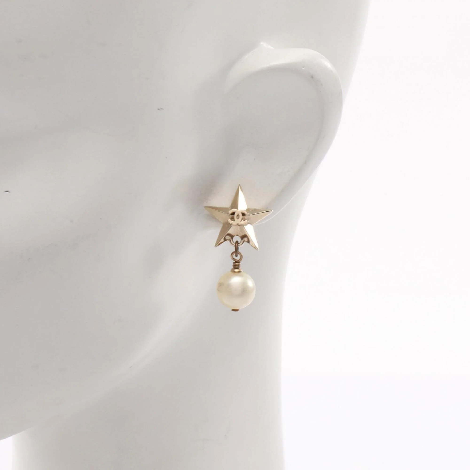CC Logo Star Earrings Metal Gold-Tone Metal - Image 4