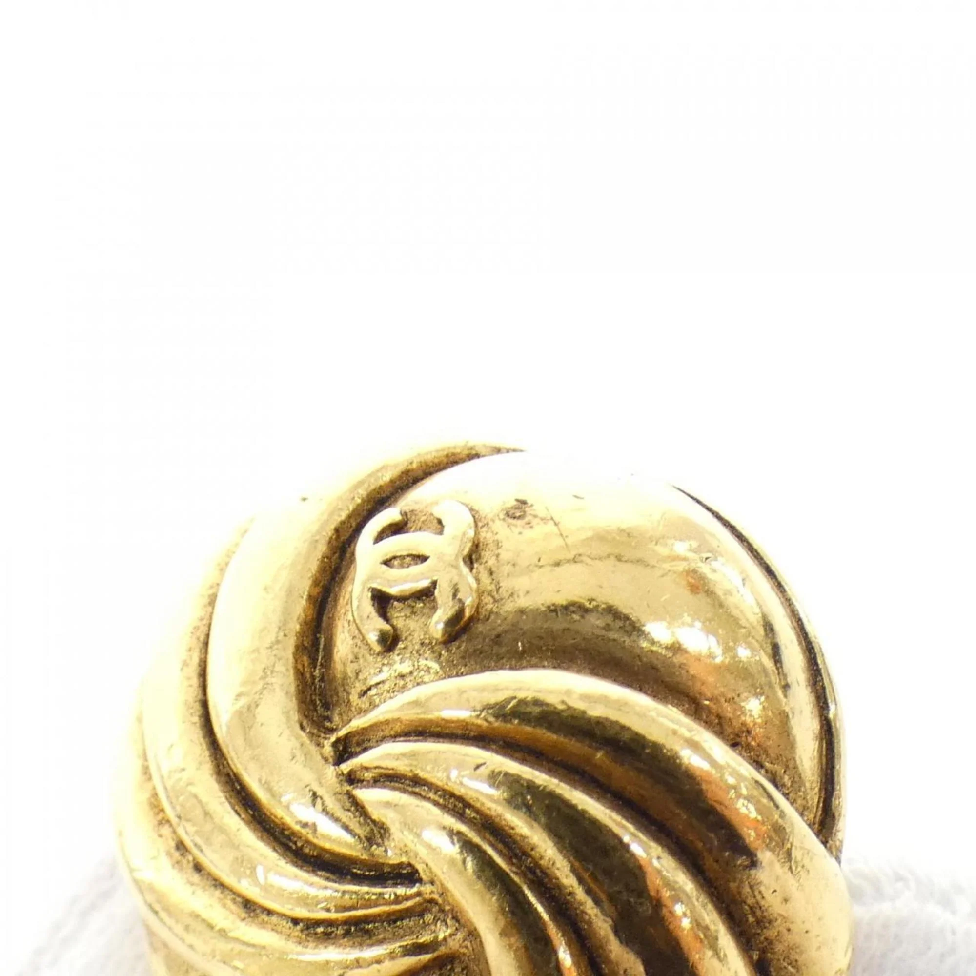 Clip-On Earrings Clip-On Gold-Tone Metal - Image 3