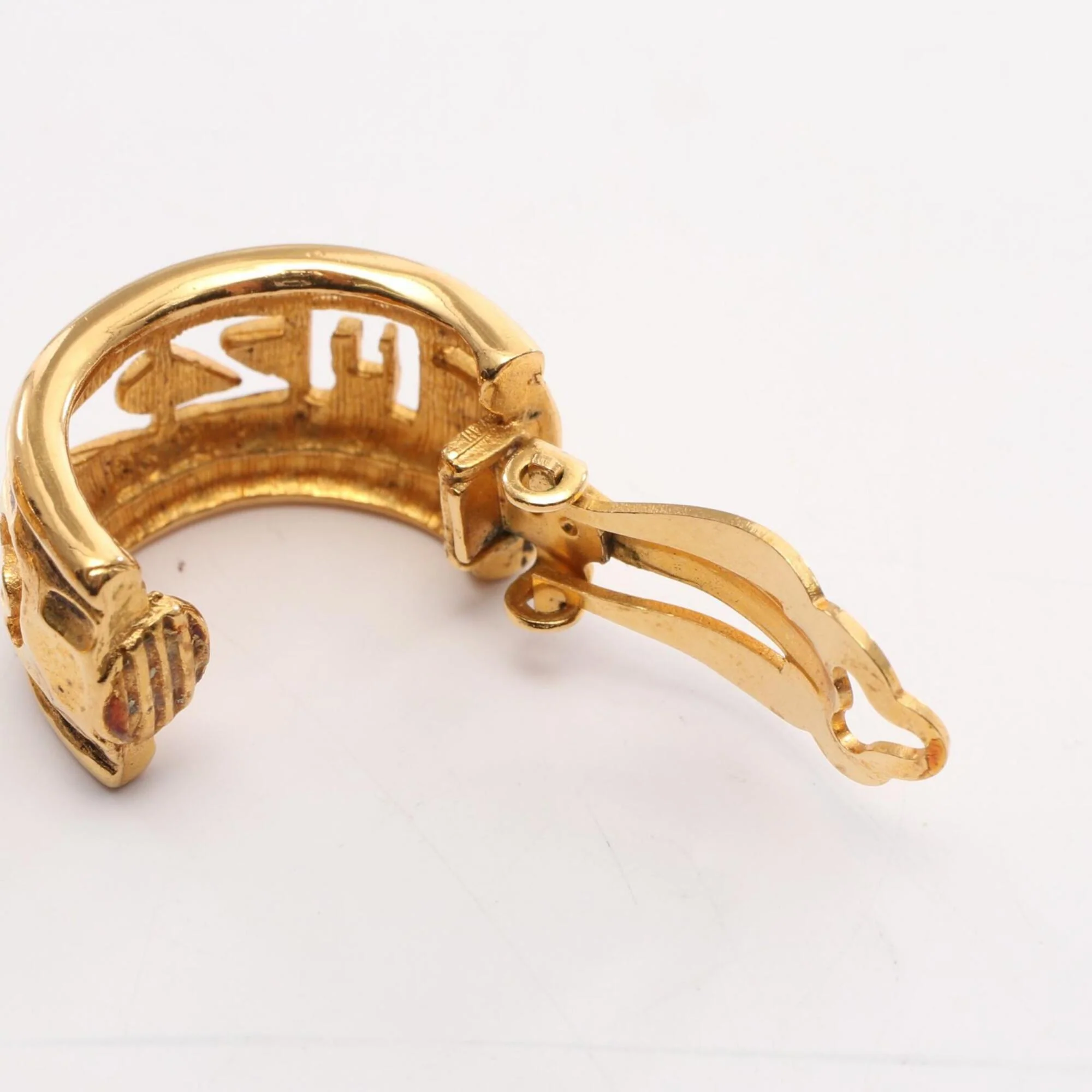 Clip-On Earrings Logo Clip-On Gold-Tone Metal - Image 5