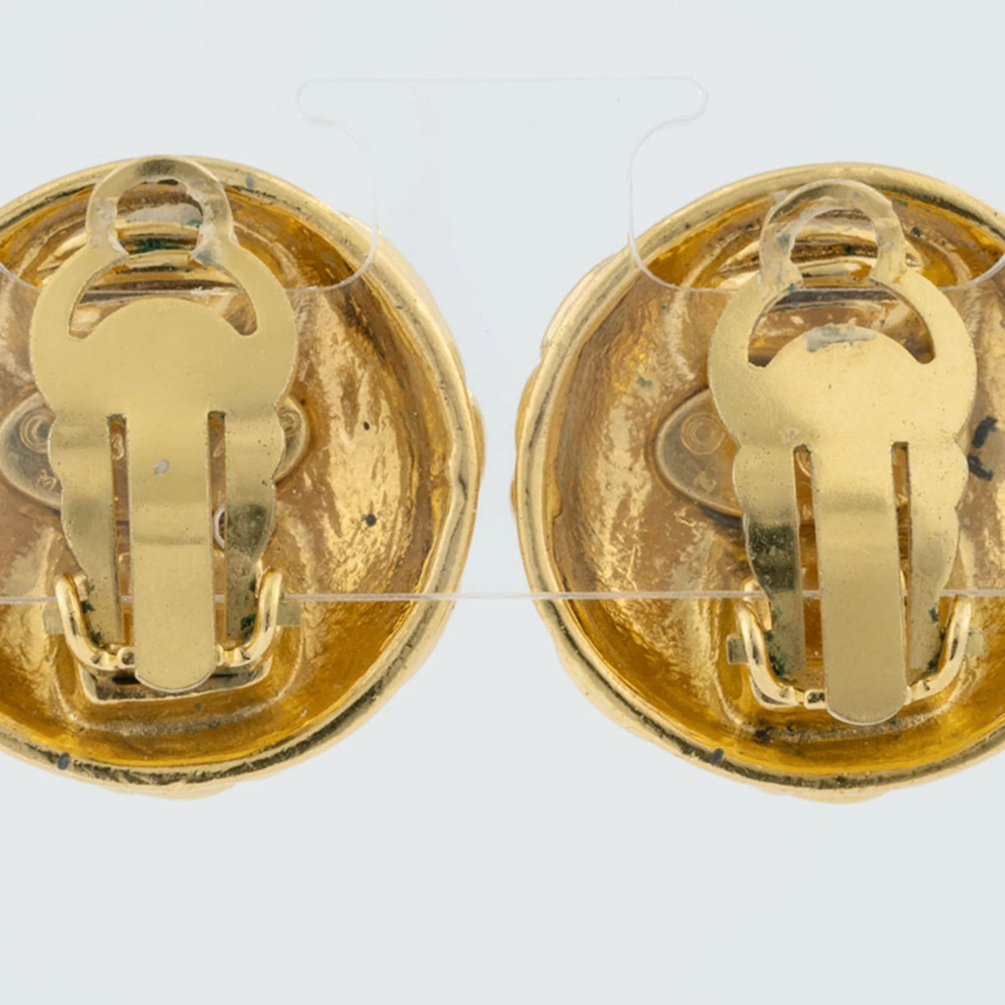 Matelasse Round Clip-On Earrings Metal Gold-Tone Metal - Image 3