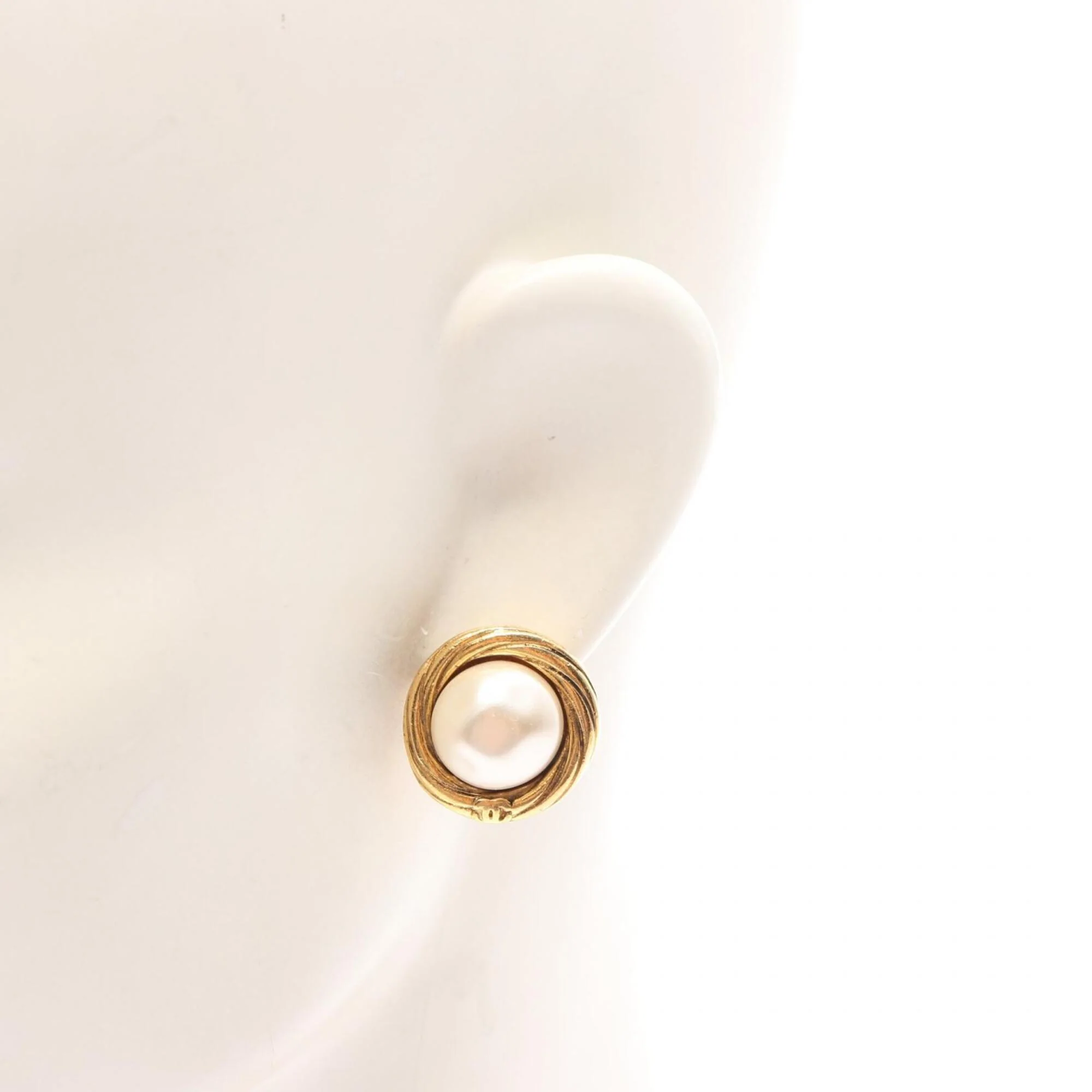 Pearl Clip-On Earrings Artificial Pearl and Gold - Image 4