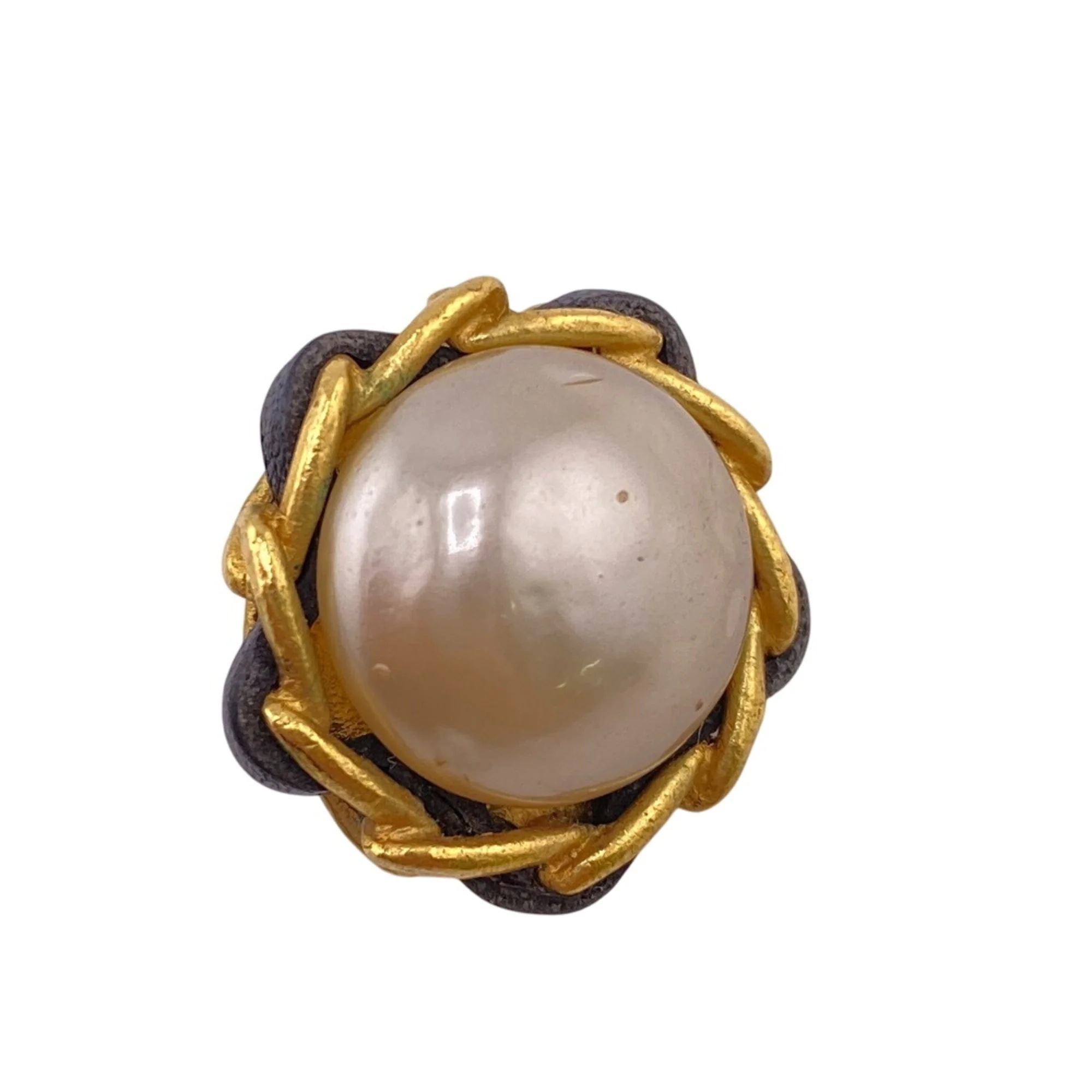 Pearl Clip-On Earrings Leather - Image 3