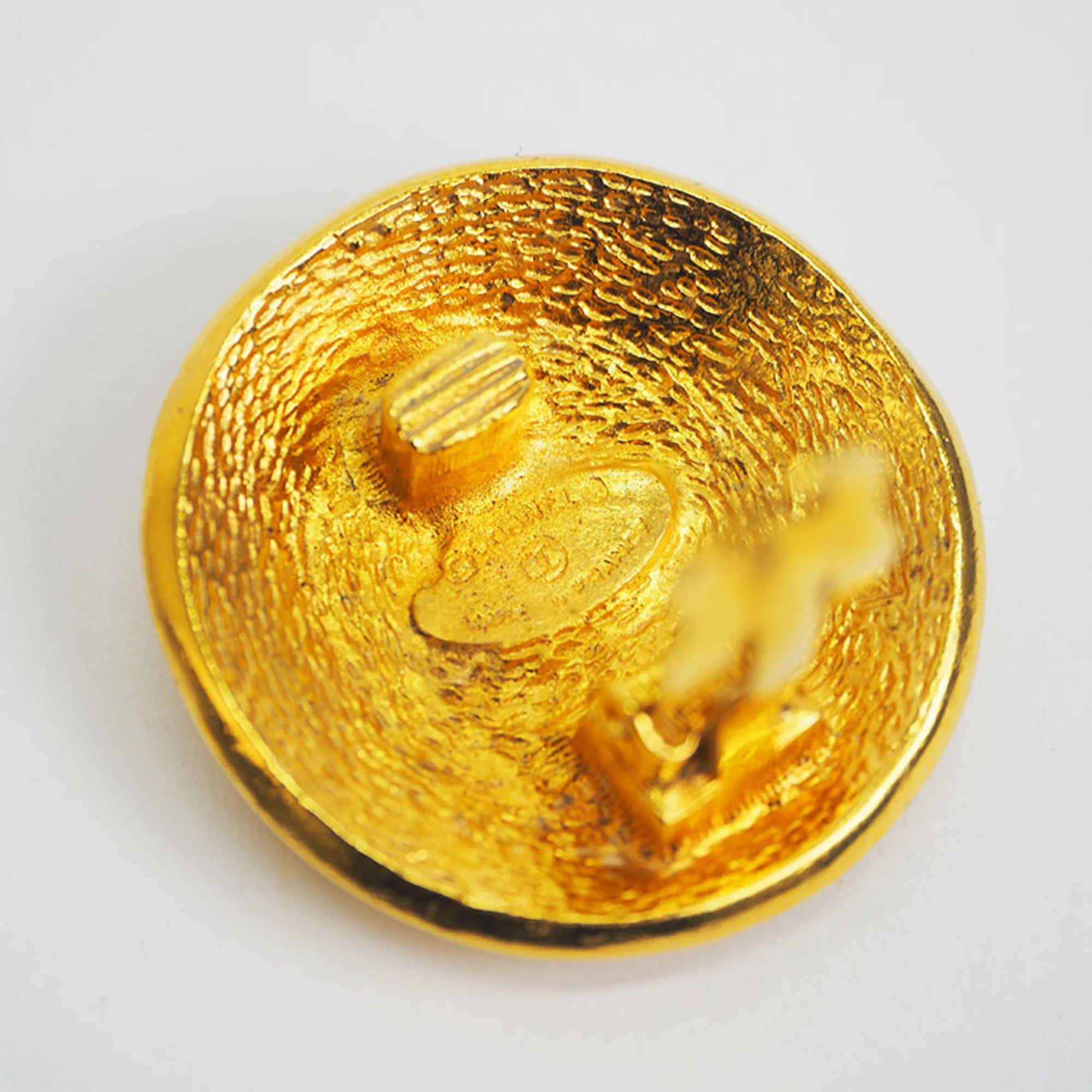 Vintage Clip-On Earrings Clip-On Gold-Tone Metal - Image 4