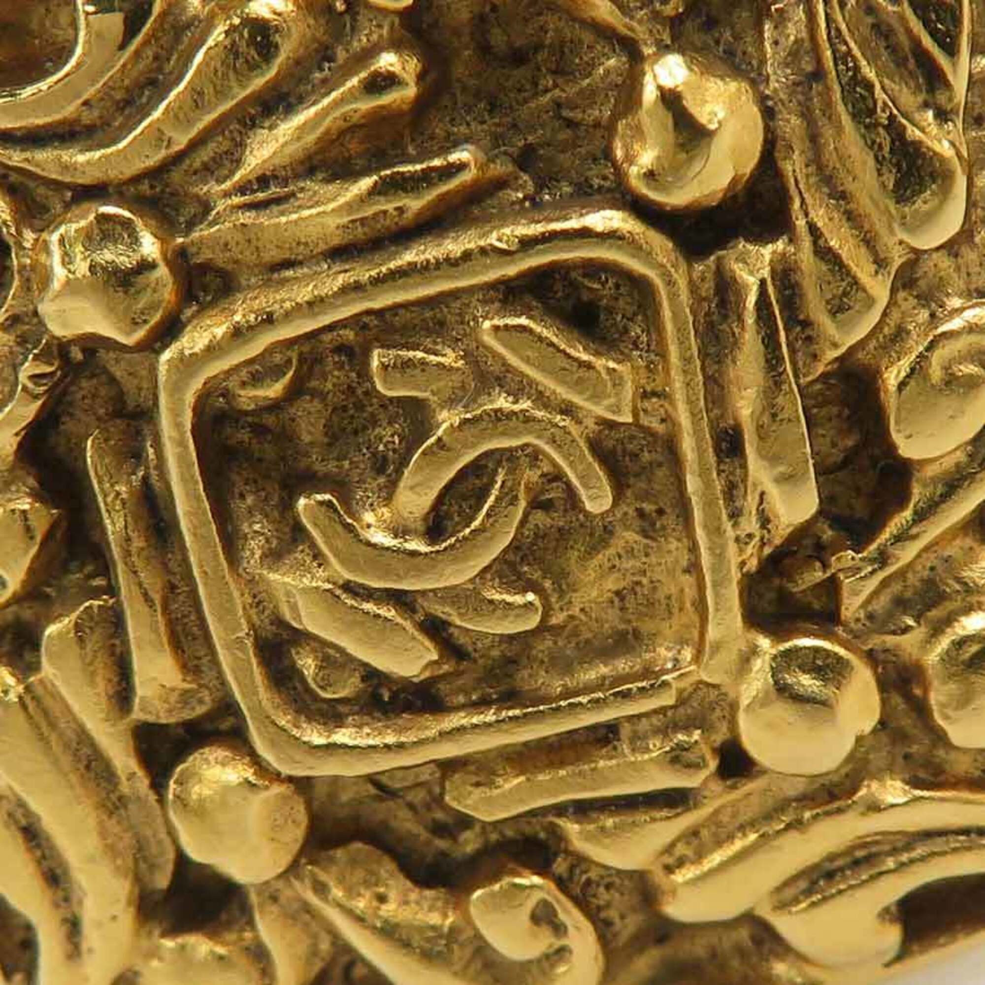 Vintage Clip-On Earrings Clip-On Gold-Tone Metal - Image 9