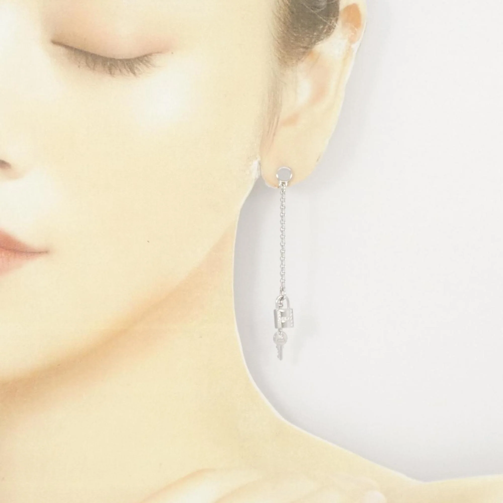 Kelly Earrings 18K White Gold with Diamond 18K White Gold - Image 4