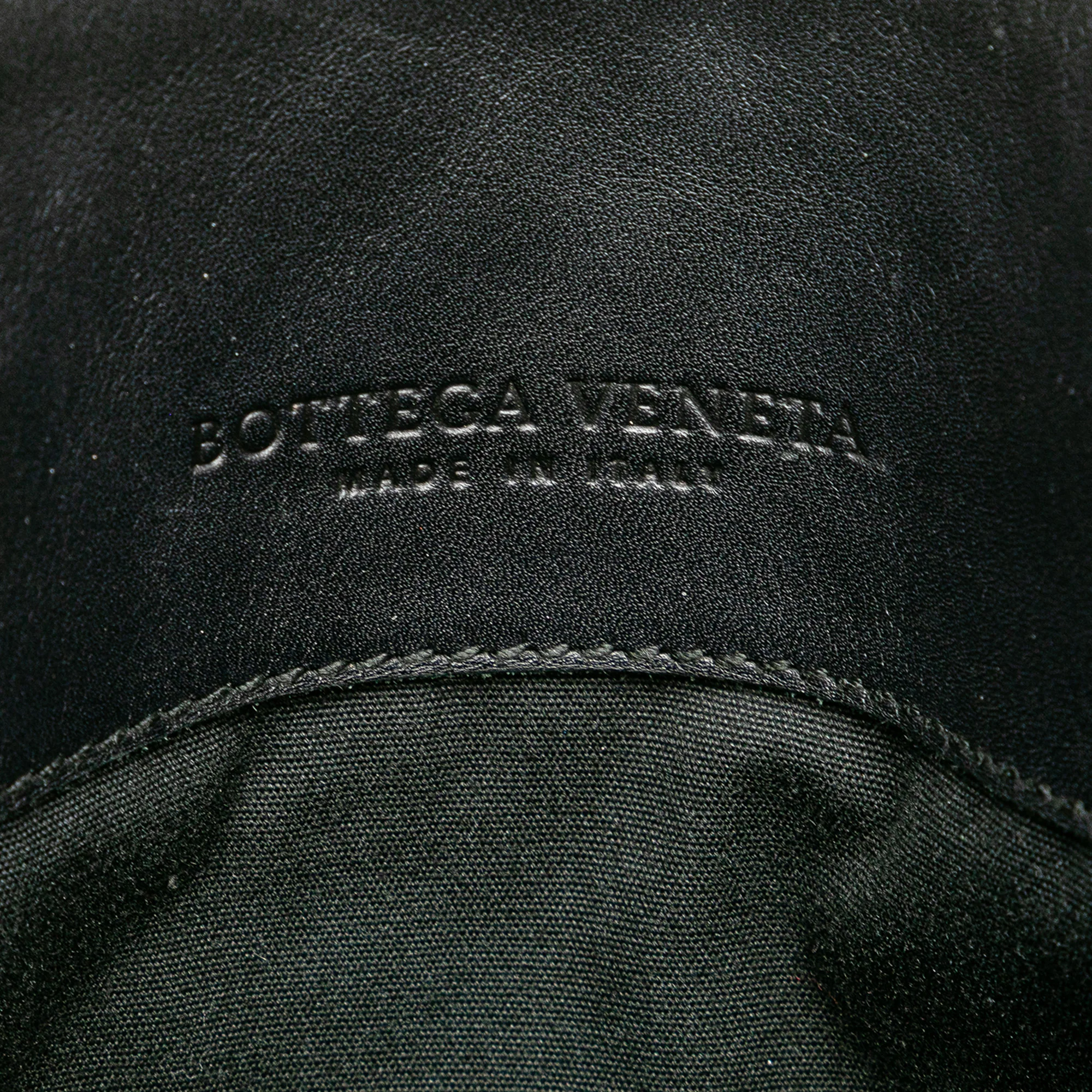 Flat Messenger Bag Intrecciato Nappa Medium - Image 5