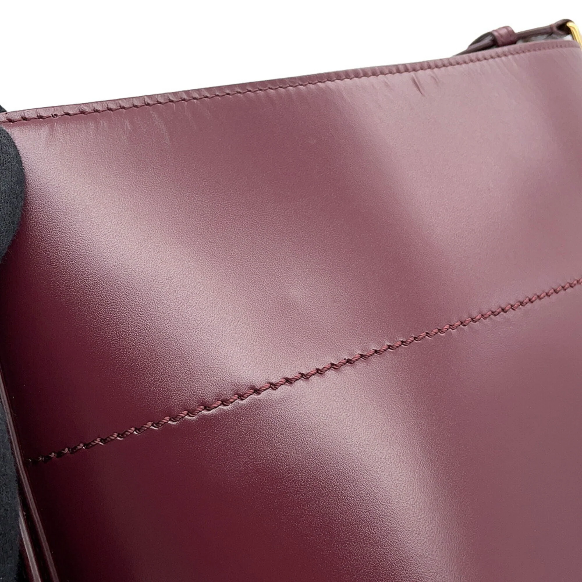 Maillon Triomphe Bucket Bag Leather Medium - Image 8