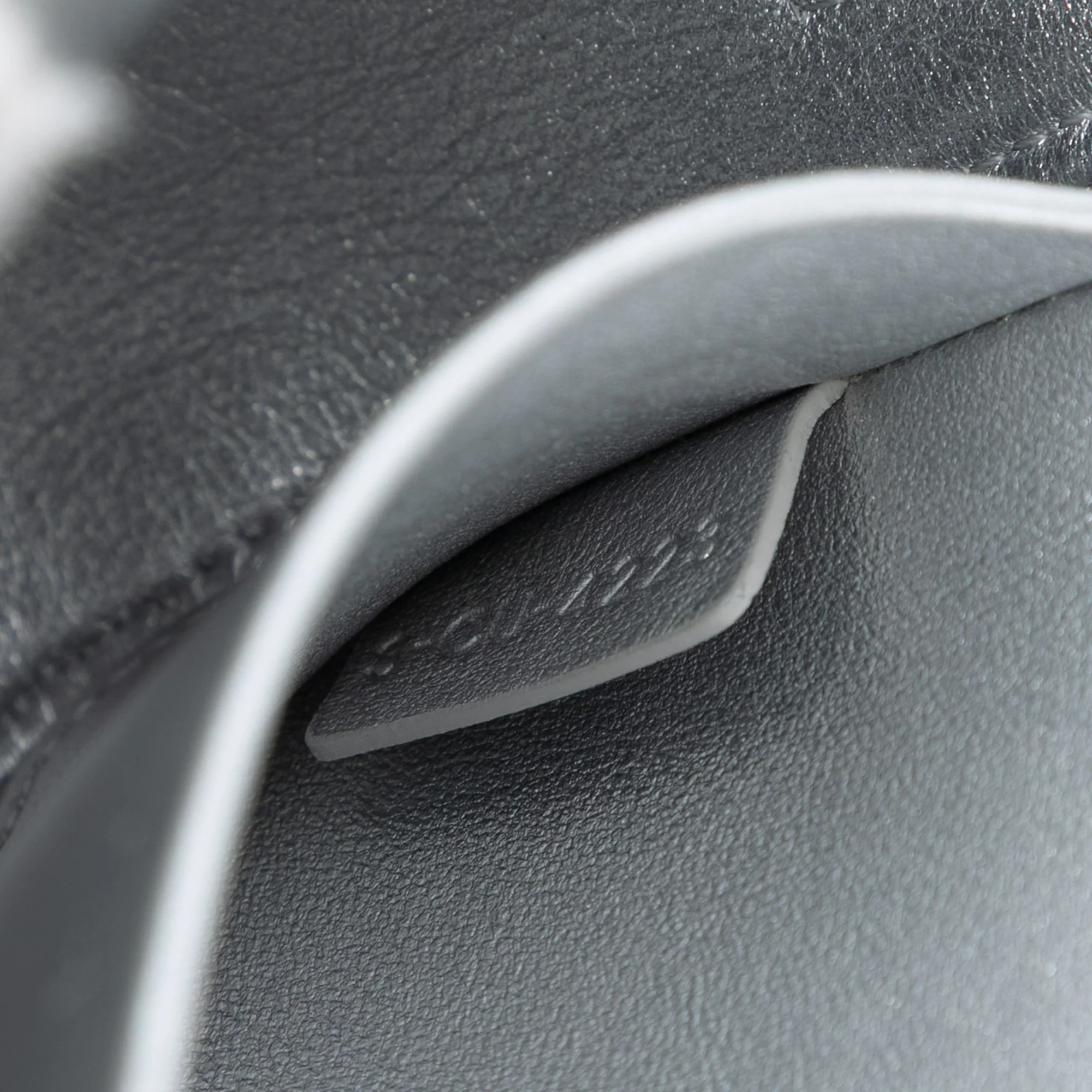 Triomphe East-West Shoulder Bag Smooth Calfskin - Image 5
