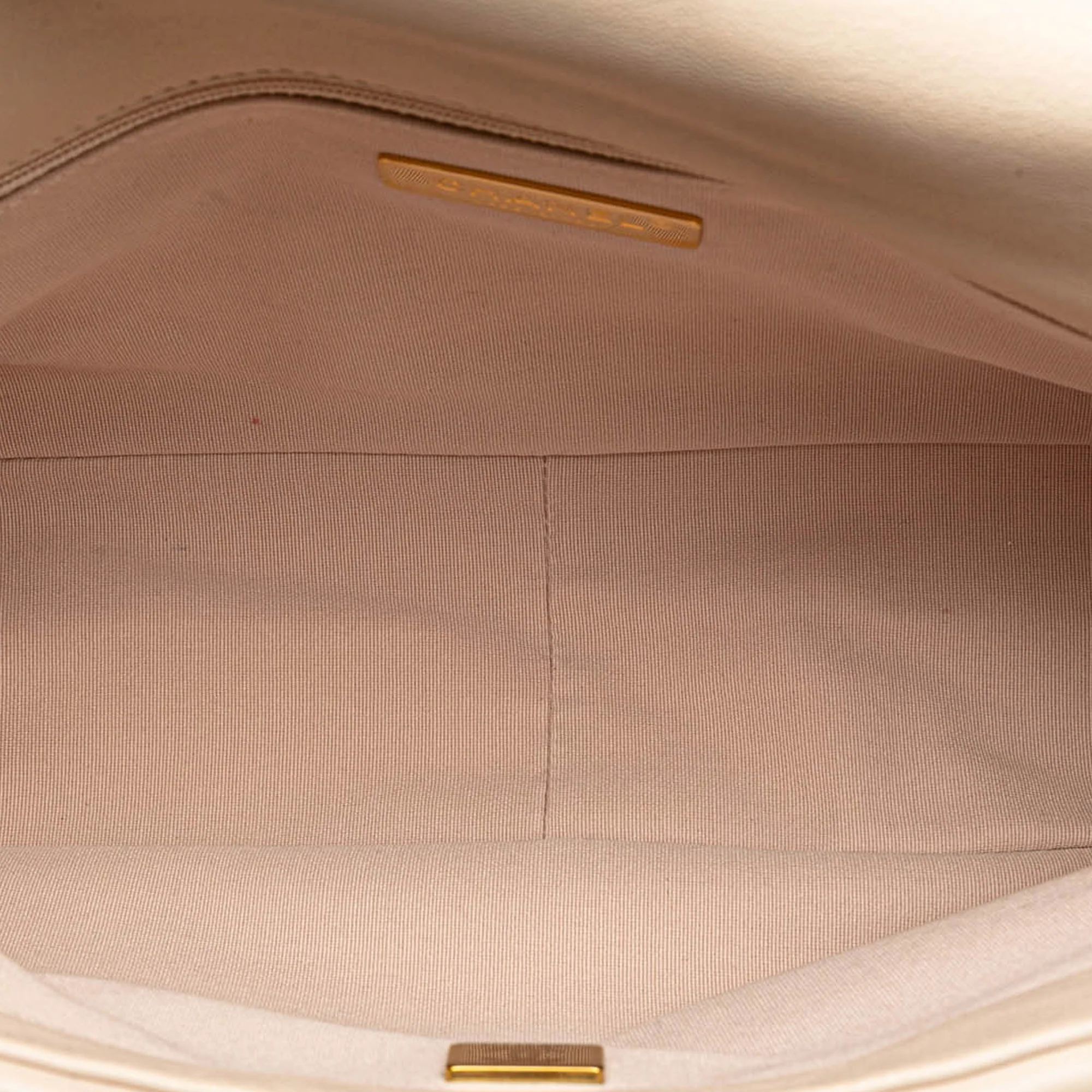 19 Flap Bag Quilted Leather Large - Image 4