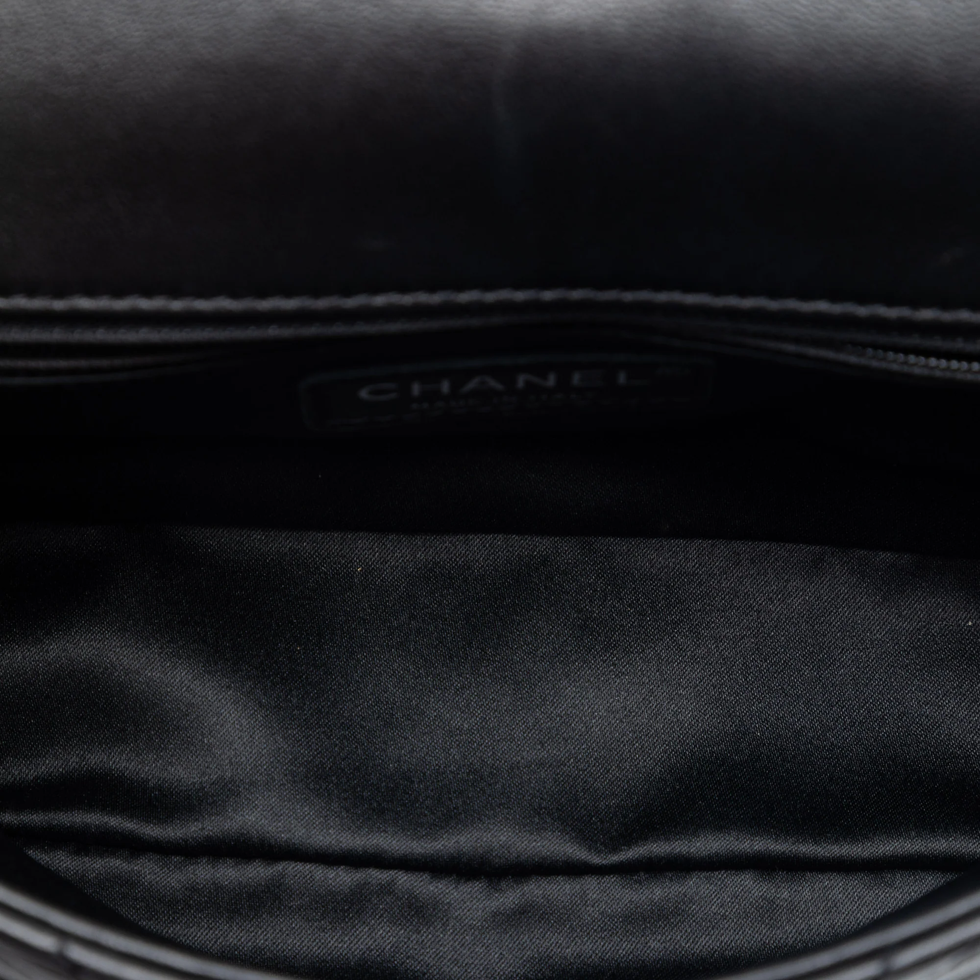 CC Crossing Flap Bag Chevron Lambskin Medium - Image 4