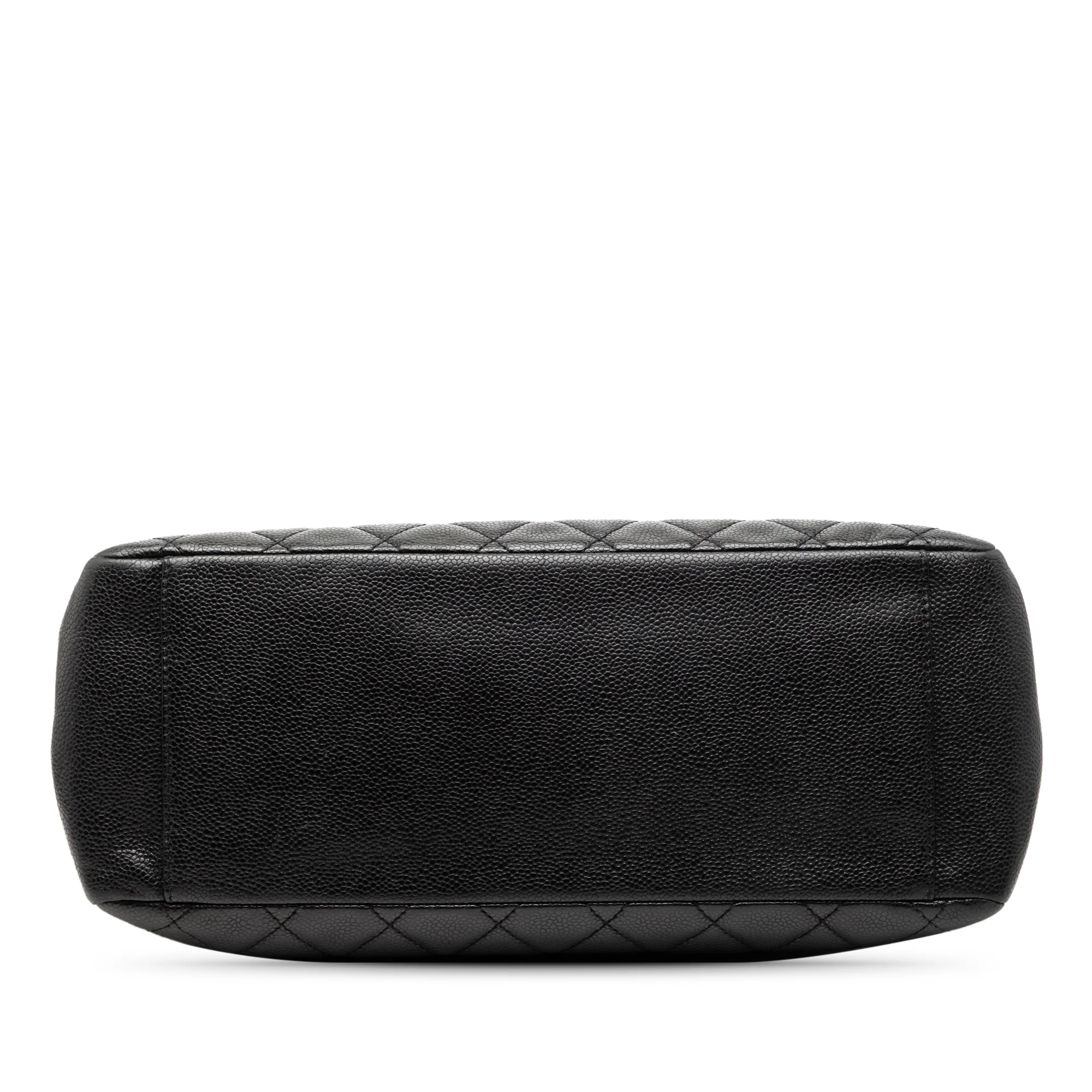 Grand Shopping Tote Quilted Caviar - Image 3