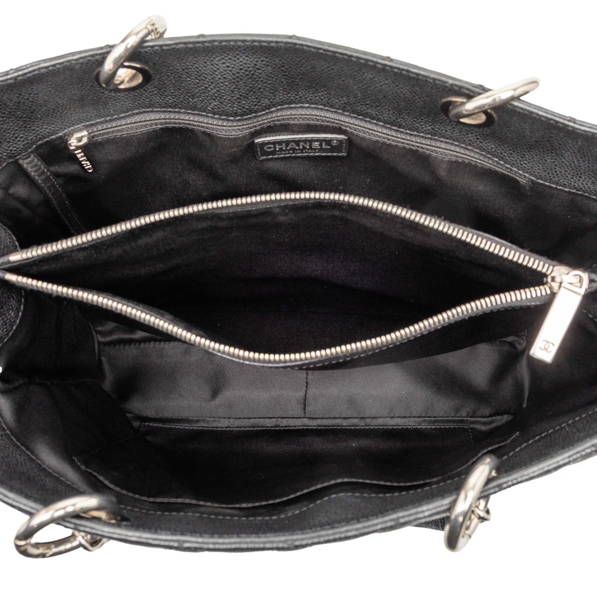 Grand Shopping Tote Quilted Caviar - Image 4