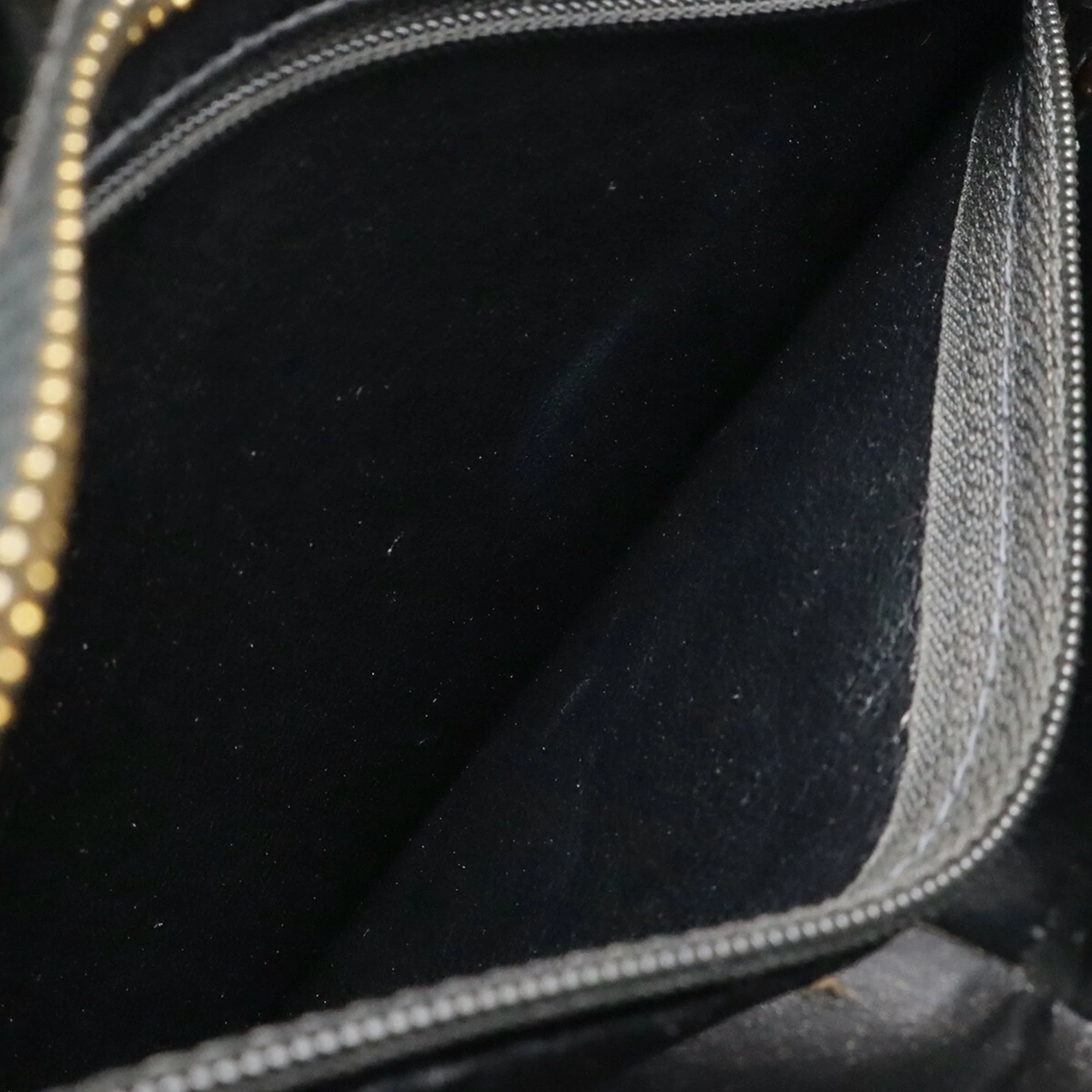 Medallion Tote Quilted Patent - Image 9