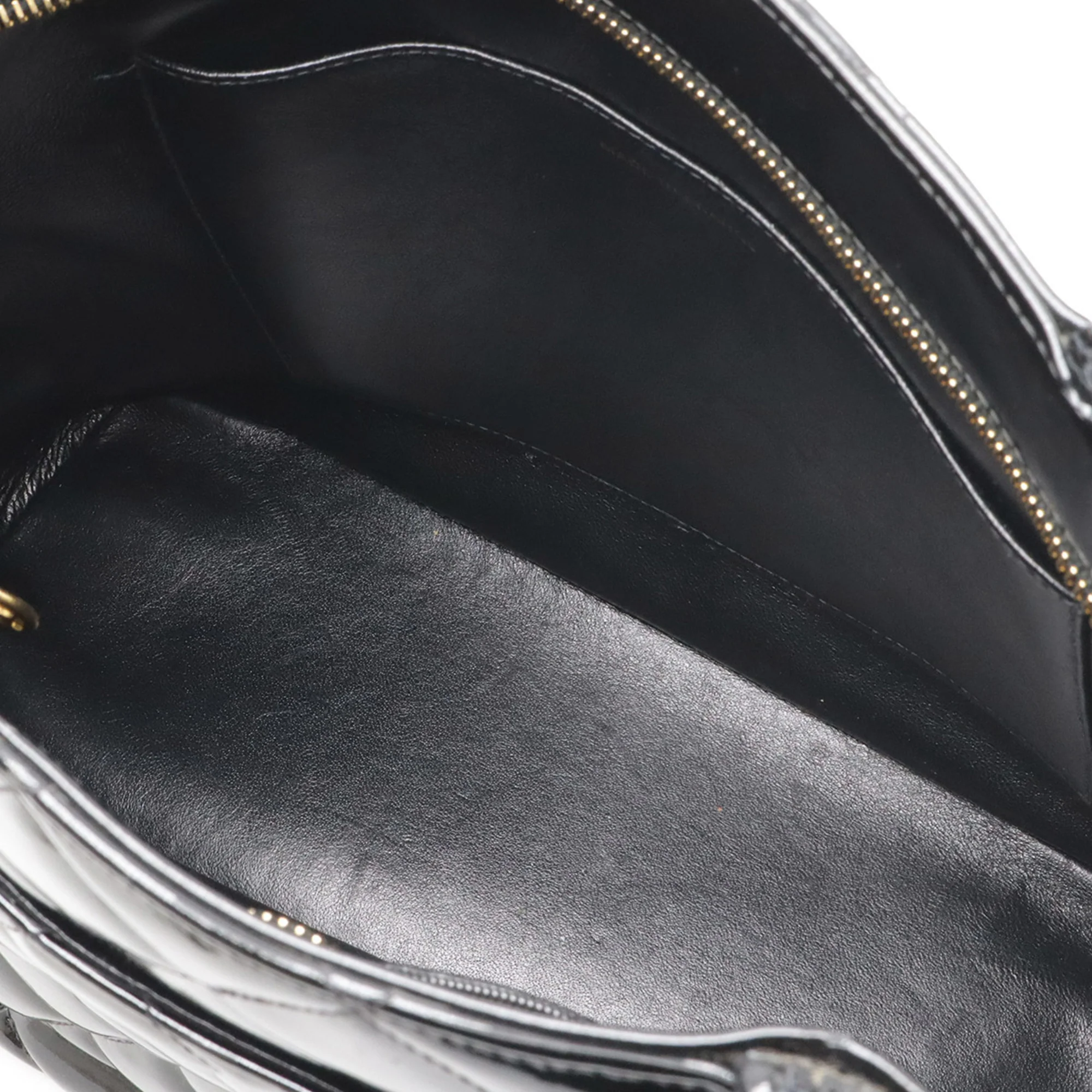 Medallion Tote Quilted Patent - Image 8