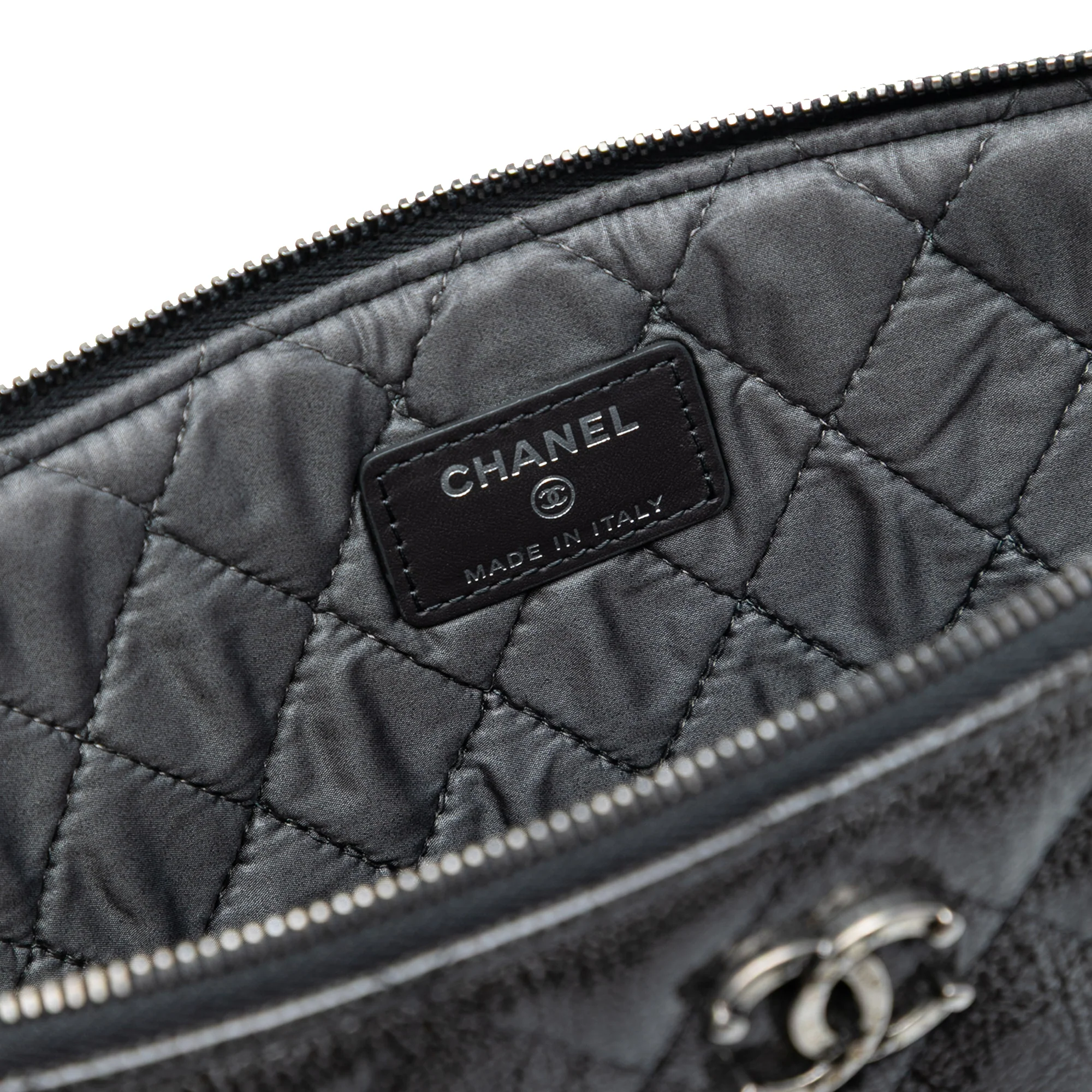 O Case Clutch Quilted Caviar Large - Image 5