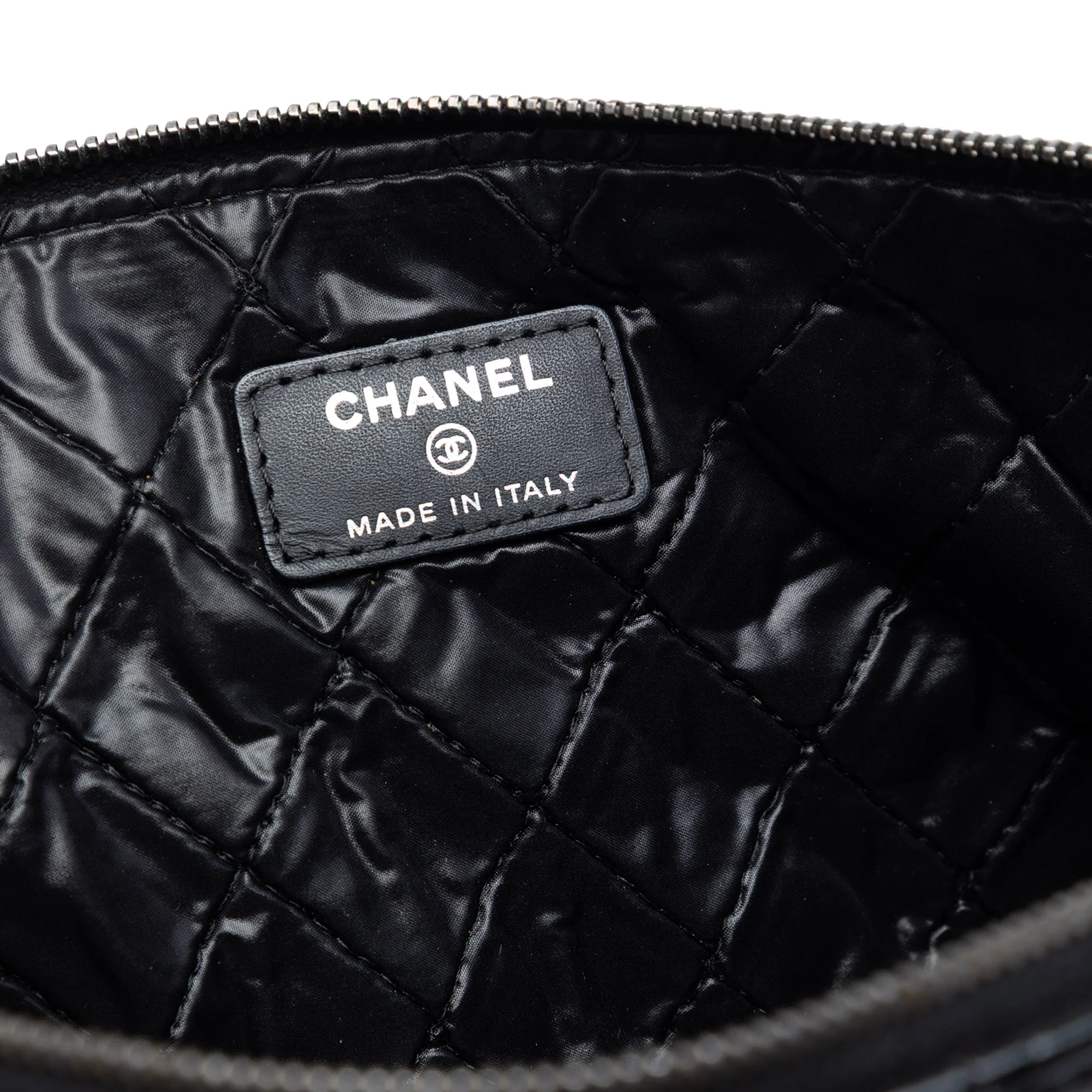 O Case Clutch Quilted Patent Large - Image 5