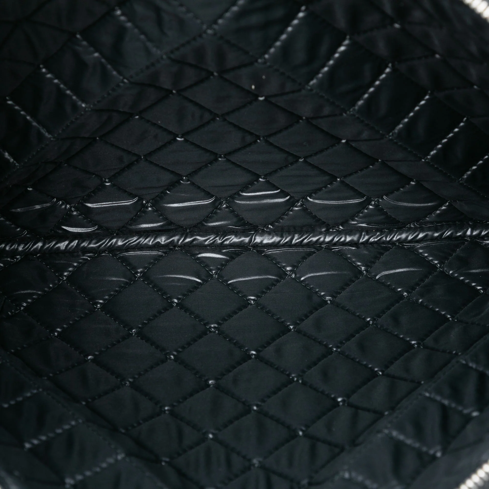 O Case Clutch Quilted Patent Large - Image 4