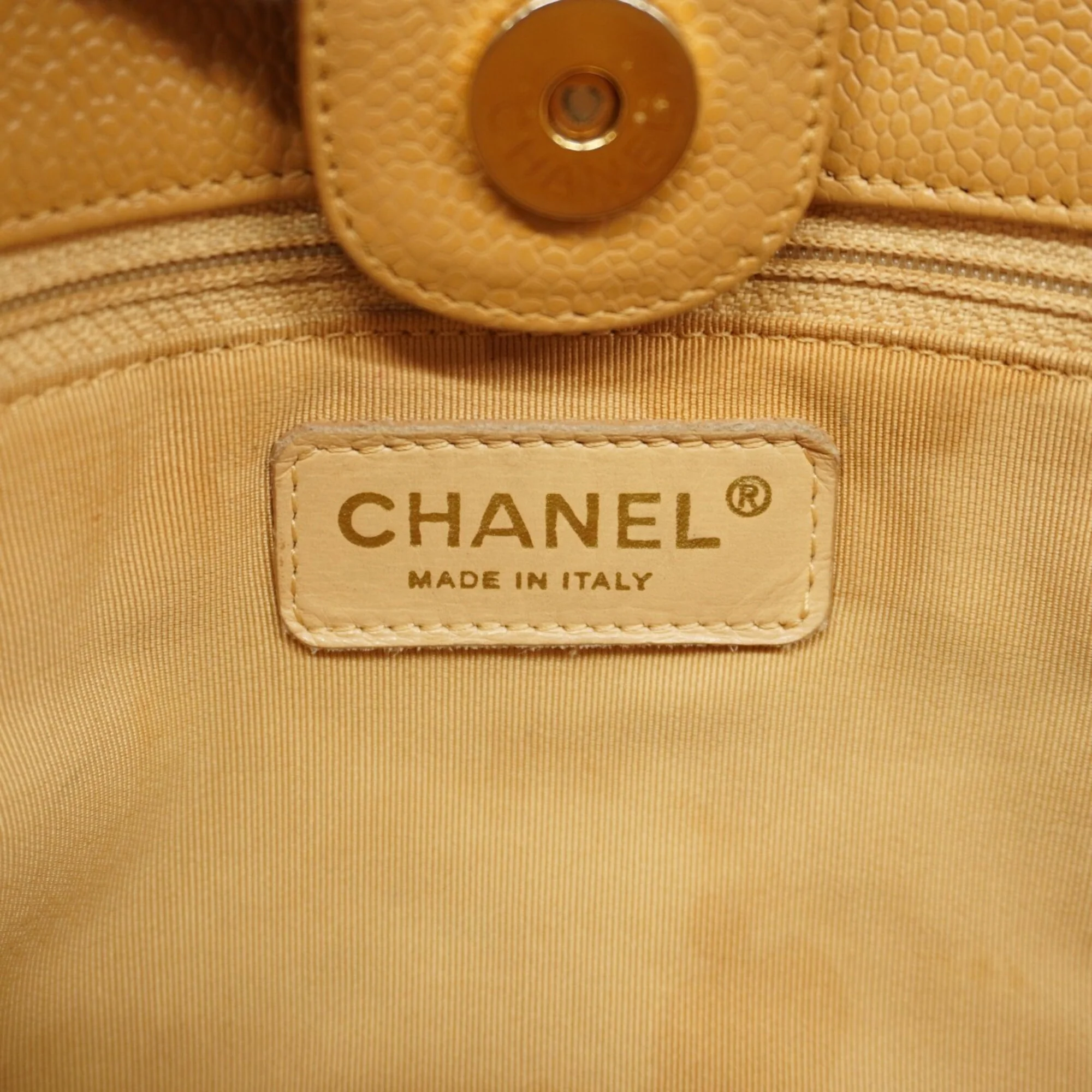 Petite Shopping Tote Quilted Caviar - Image 5