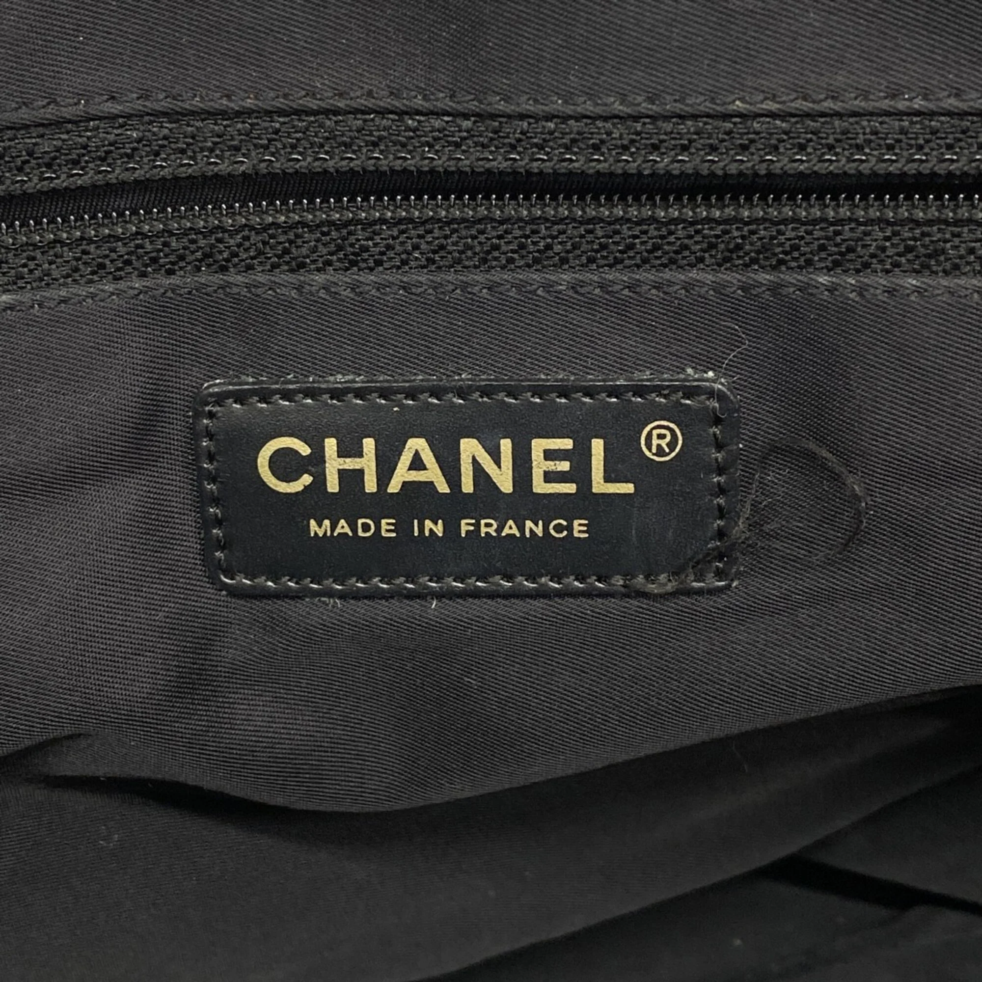 Travel Line Tote Nylon Medium - Image 5
