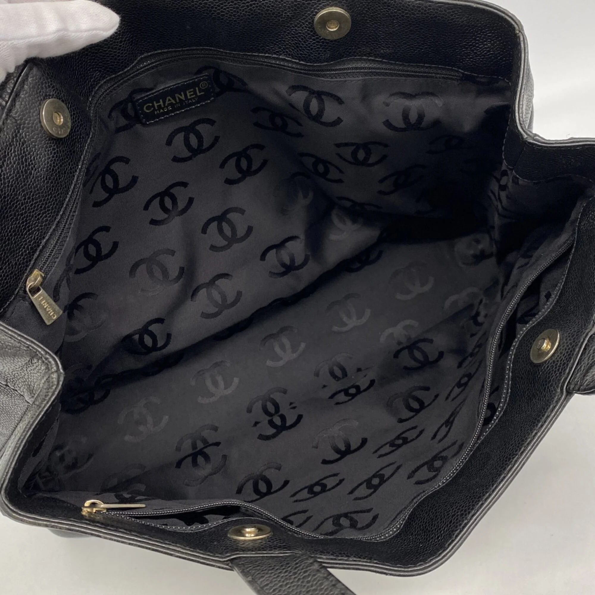 Vintage CC Open Tote Caviar Large - Image 4