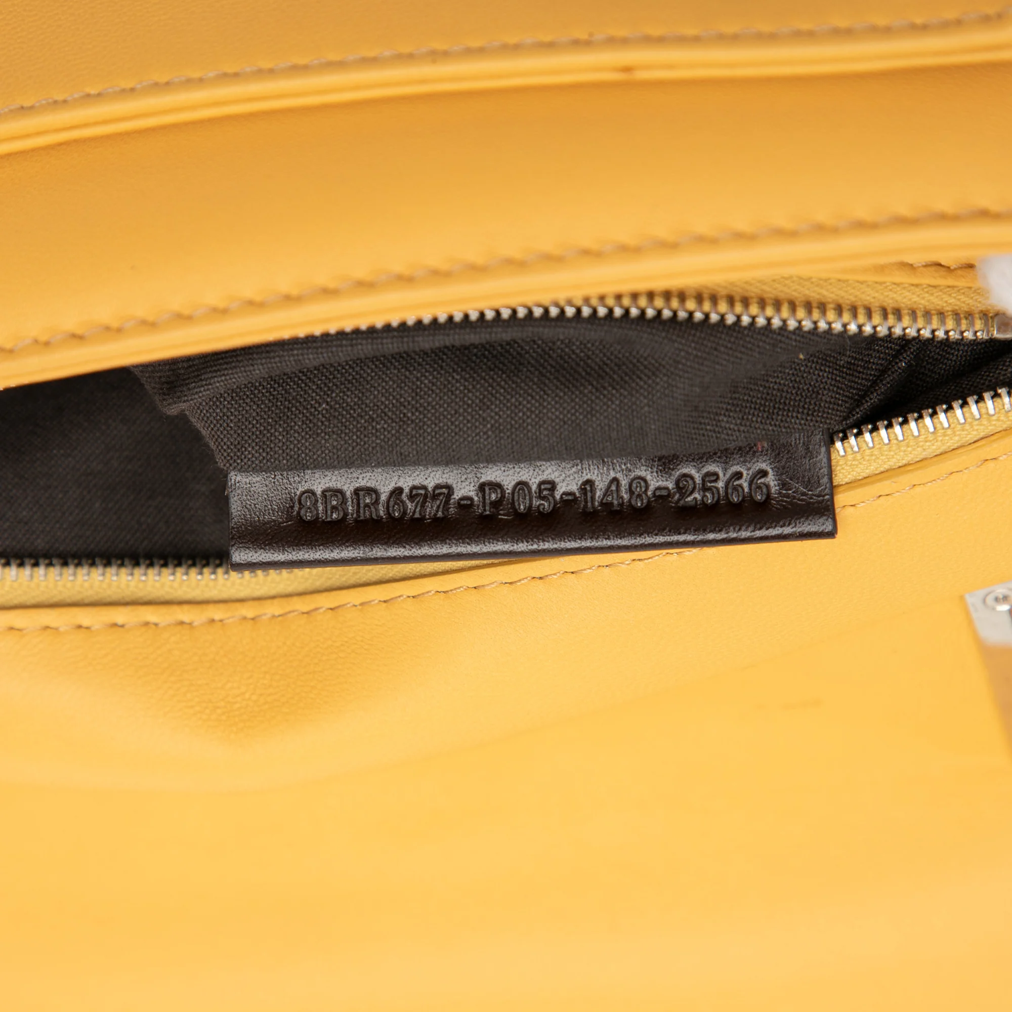 Be Baguette Flap Bag Leather Medium - Image 6