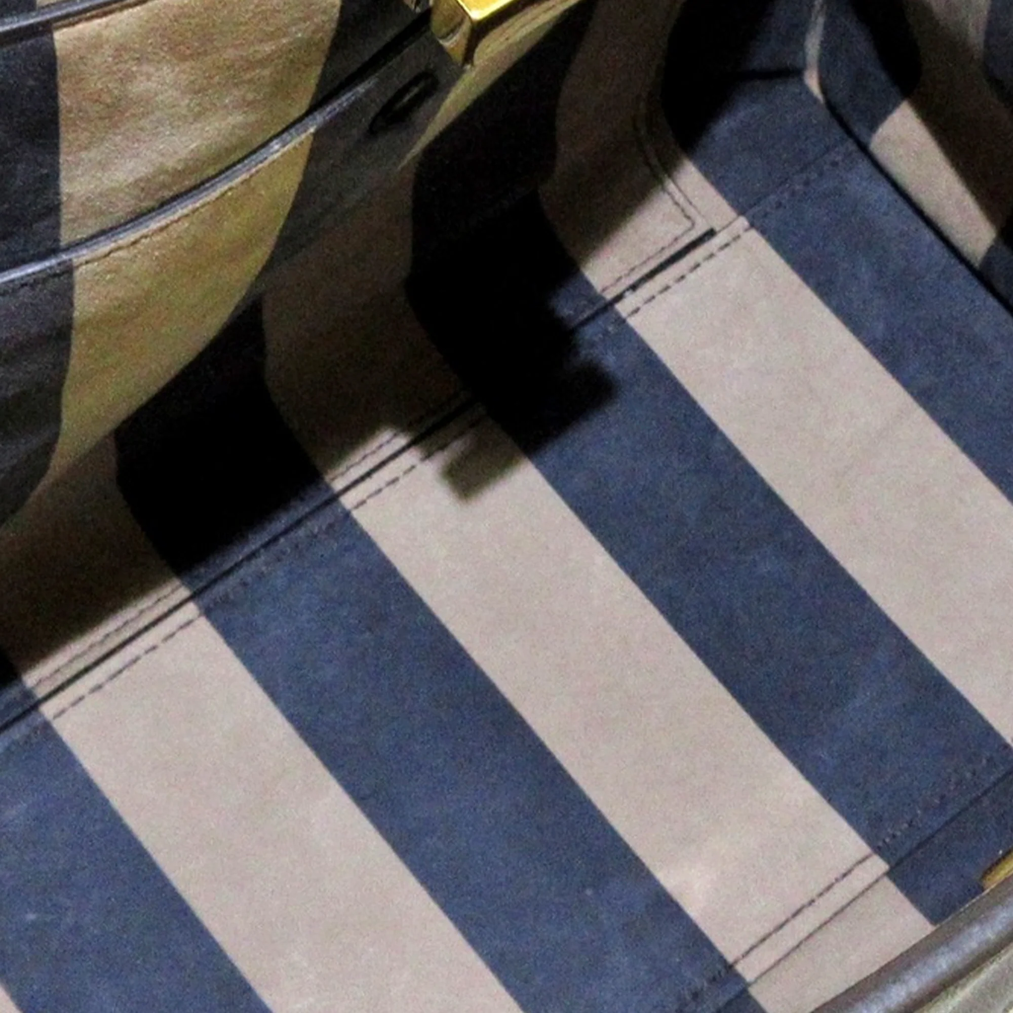 Peekaboo X-Lite Bag Leather Medium - Image 5