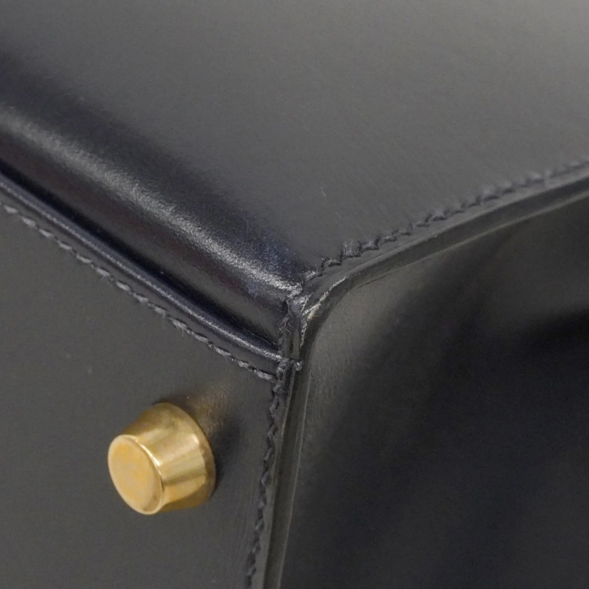 Kelly Handbag Black Box Calf with Gold Hardware 28 - Image 6