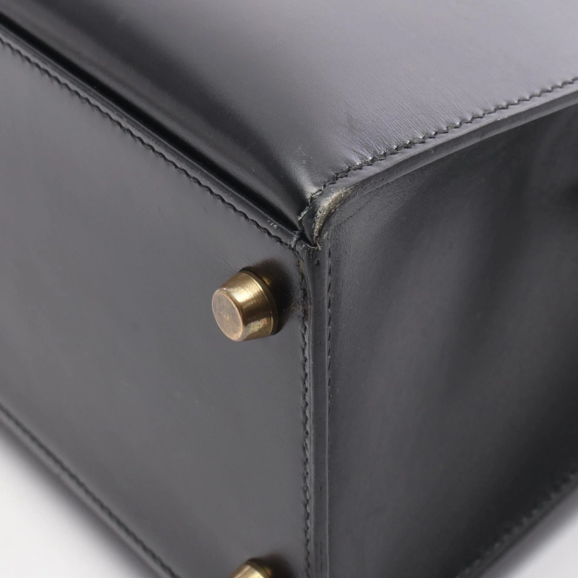 Kelly Handbag Black Box Calf with Gold Hardware 28 - Image 9