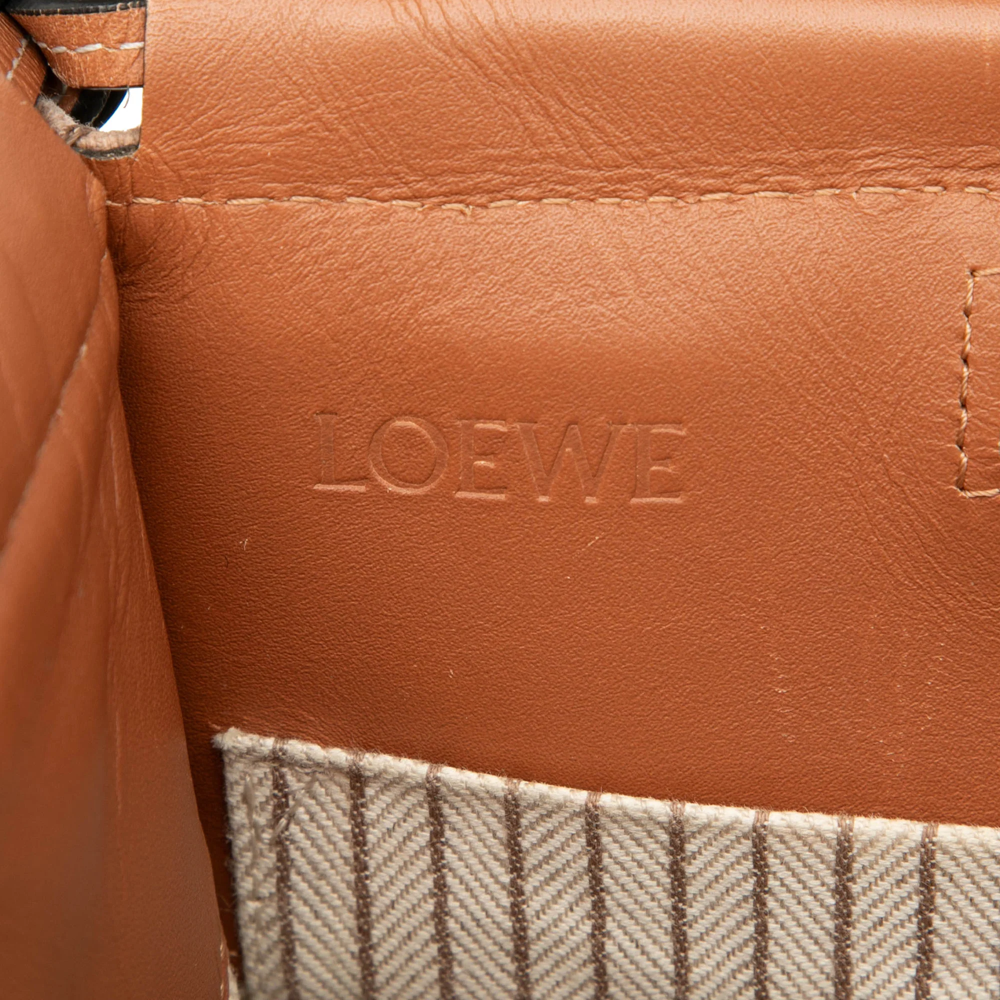 Cushion Tote Leather Small - Image 5