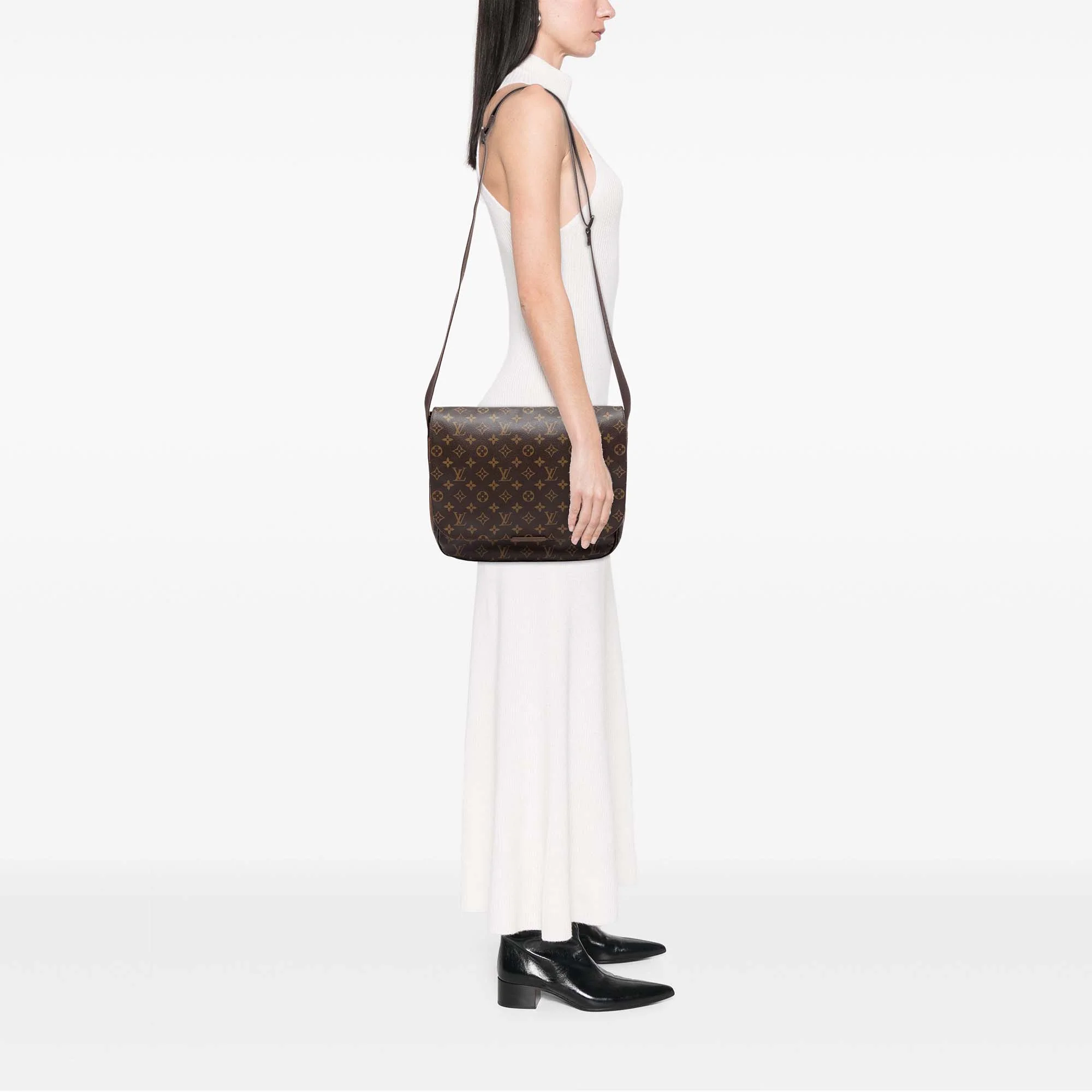 Beaubourg Messenger Bag Monogram Canvas MM - Image 7